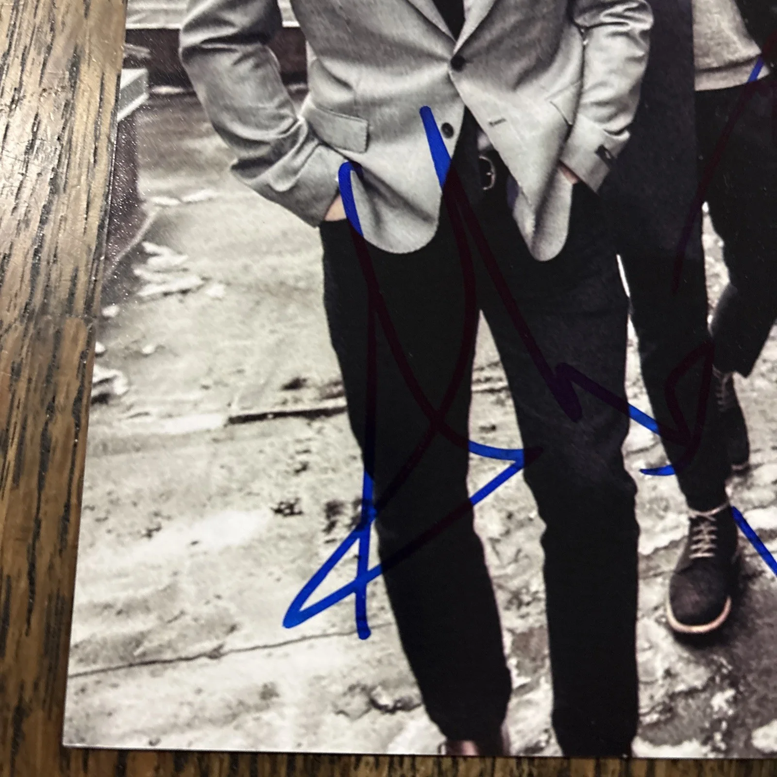 Arctic Monkeys Full Band Signed 8x10 JSA COA, image 4