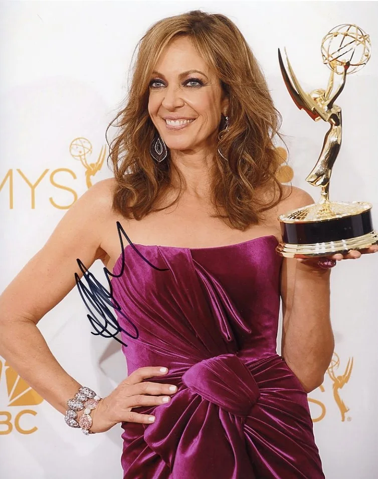 Allison Janney — Allison Janney signed Mom Emmy Award winning 8x10 photo 7X winner