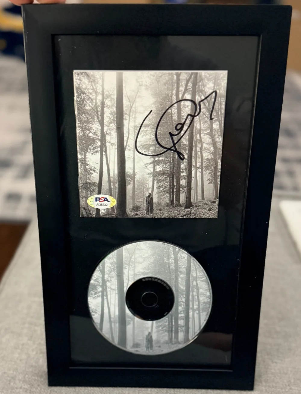 Taylor Swift — Taylor Swift Signed Folklore CD Booklet PSA DNA AI35232 Autograph Framed Display, image 2