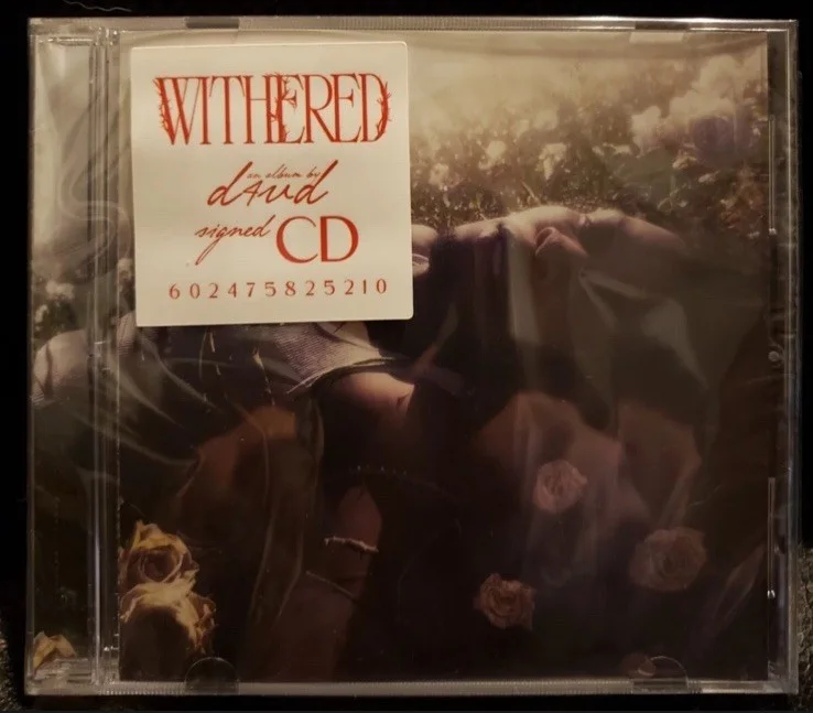 D4VD **SIGNED**BRAND NEW FACTORY SEALED CD AUTOGRAPHED, изображение 2