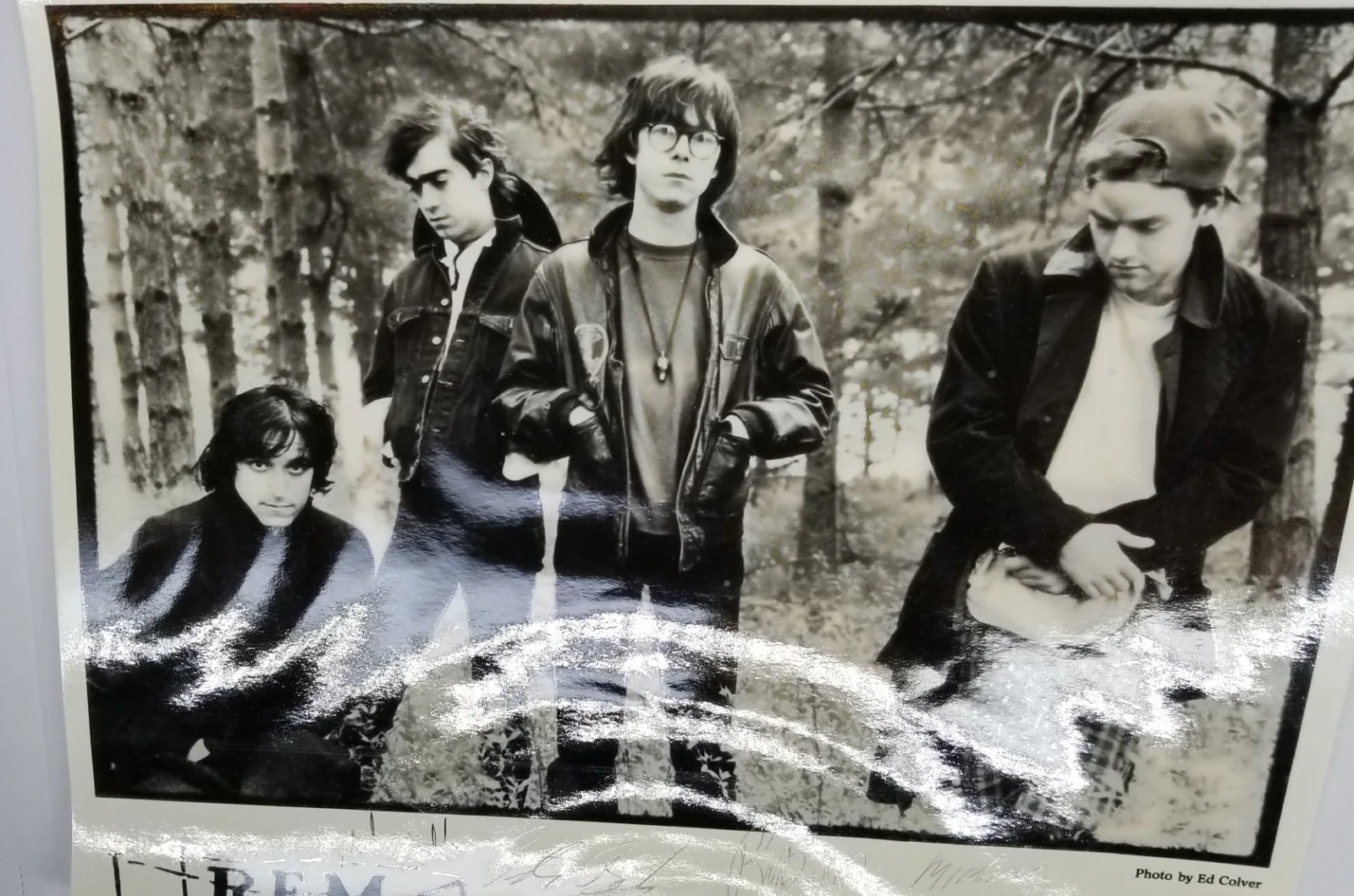 R.E.M. REAL full band hand SIGNED Early Promo Photo JSA LOA Michael Stipe +3 REM, изображение 2