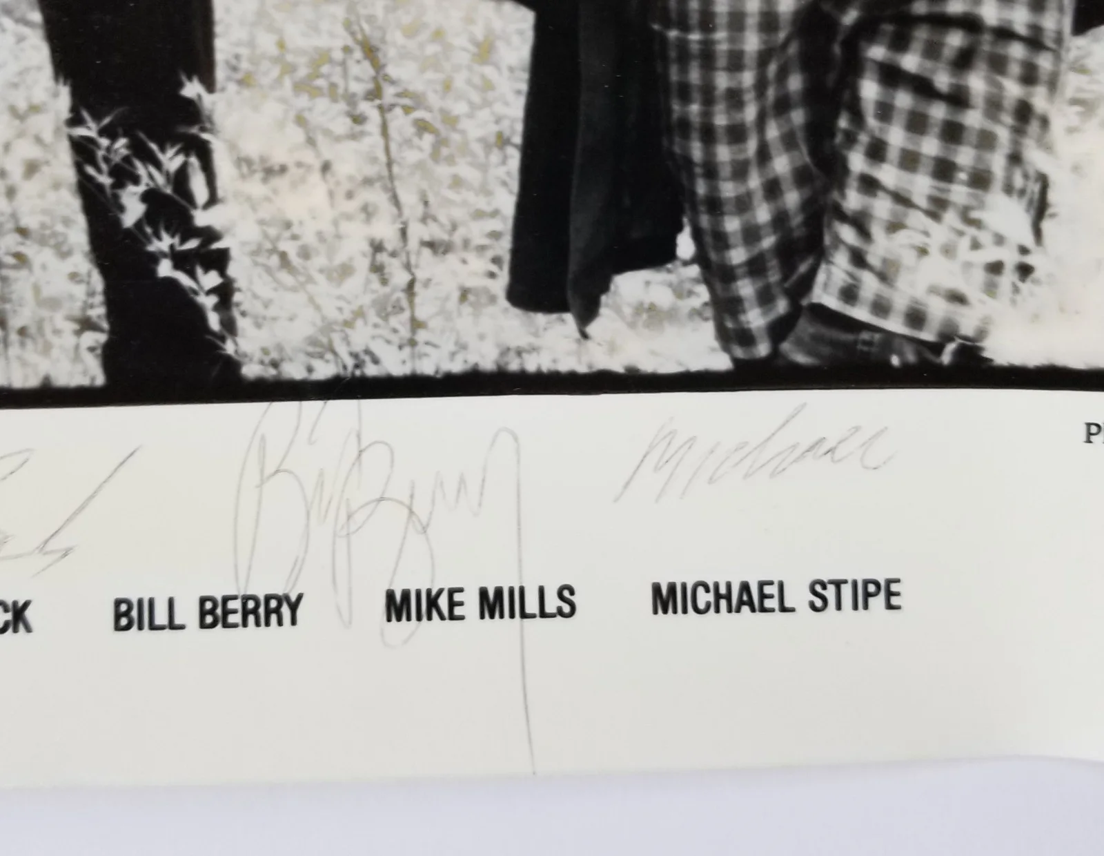 R.E.M. REAL full band hand SIGNED Early Promo Photo JSA LOA Michael Stipe +3 REM, изображение 4