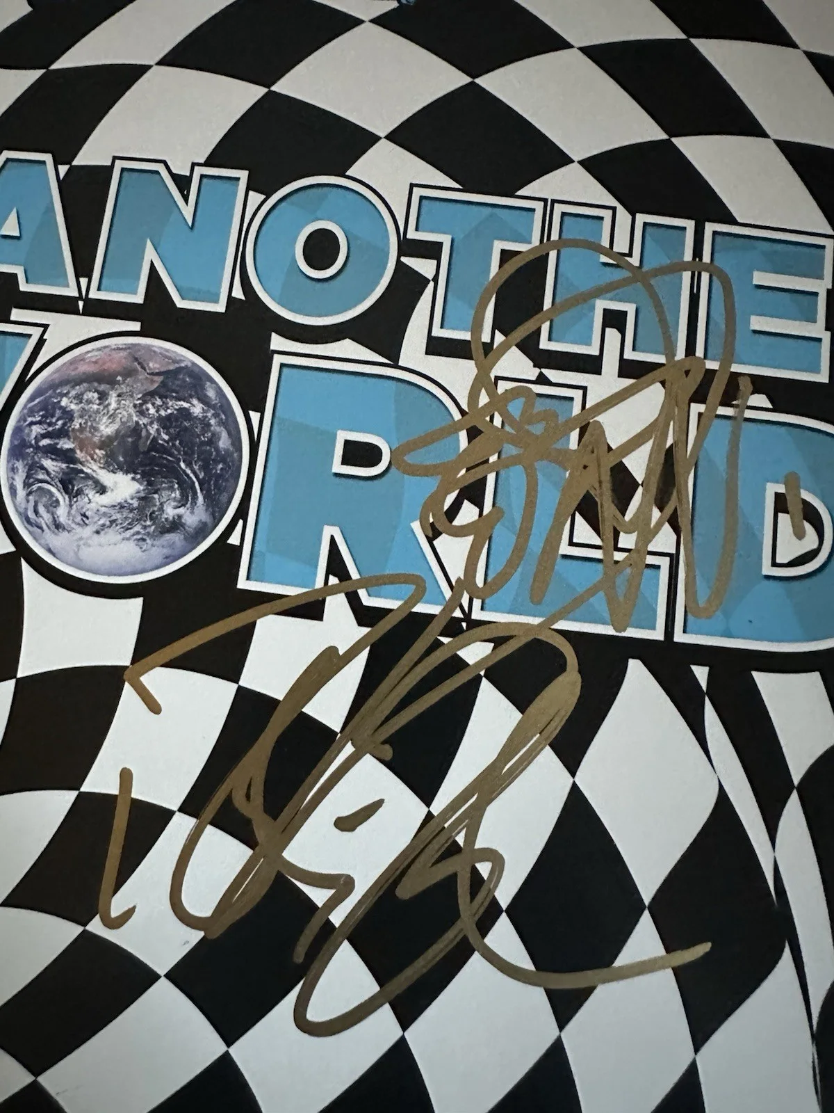 ROBIN ZANDER & RICK NIELSEN SIGNED CHEAP TRICK ‘IN ANOTHER WORLD’ VINYL LP JSA, изображение 2