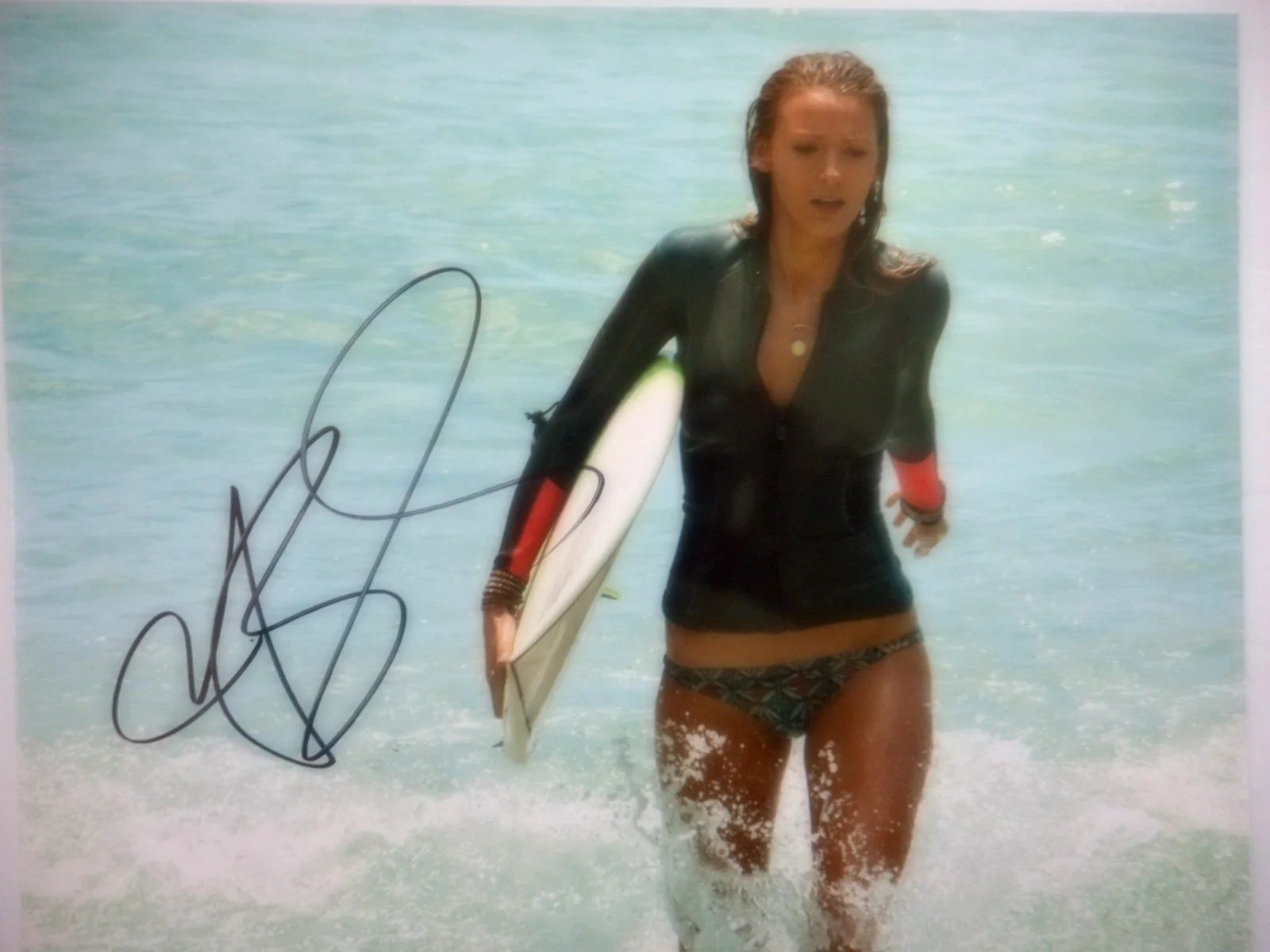 Blake Lively — Blake Lively signed THE SHALLOWS Beach Surf BEAUTIFUL 8x10 Photo COA & #d Holo, изображение 2