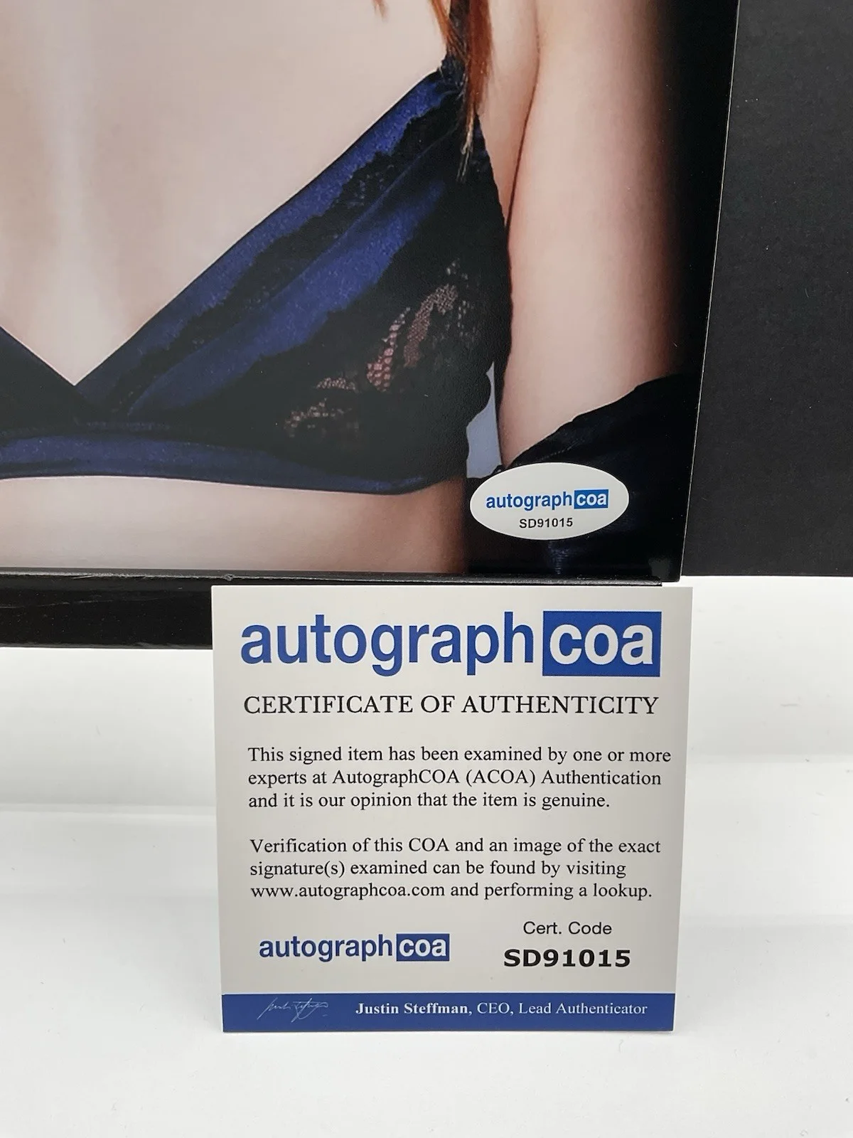 Matilda Lutz — Matilda Lutz signed 8x10 Red Sonja signed photo ACOA Revenge sexy signed 8x10, image 3