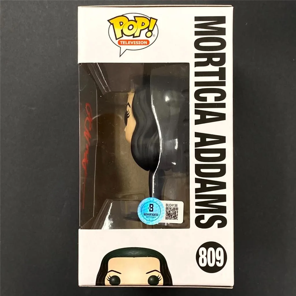 Anjelica Huston signed Morticia Addams Funko Pop! 809 autograph ~ Beckett BAS, изображение 2