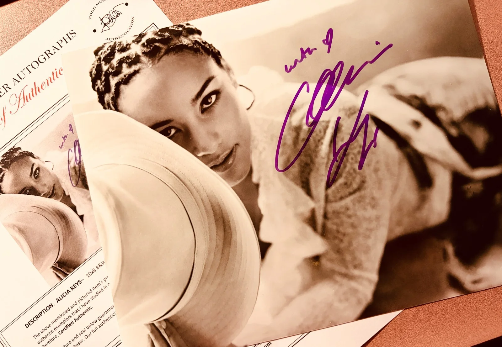 ALICIA KEYS — Alicia Keys Signed•Stunning Autographed 8x10 Photo•Todd Mueller Autographs COA, image 2