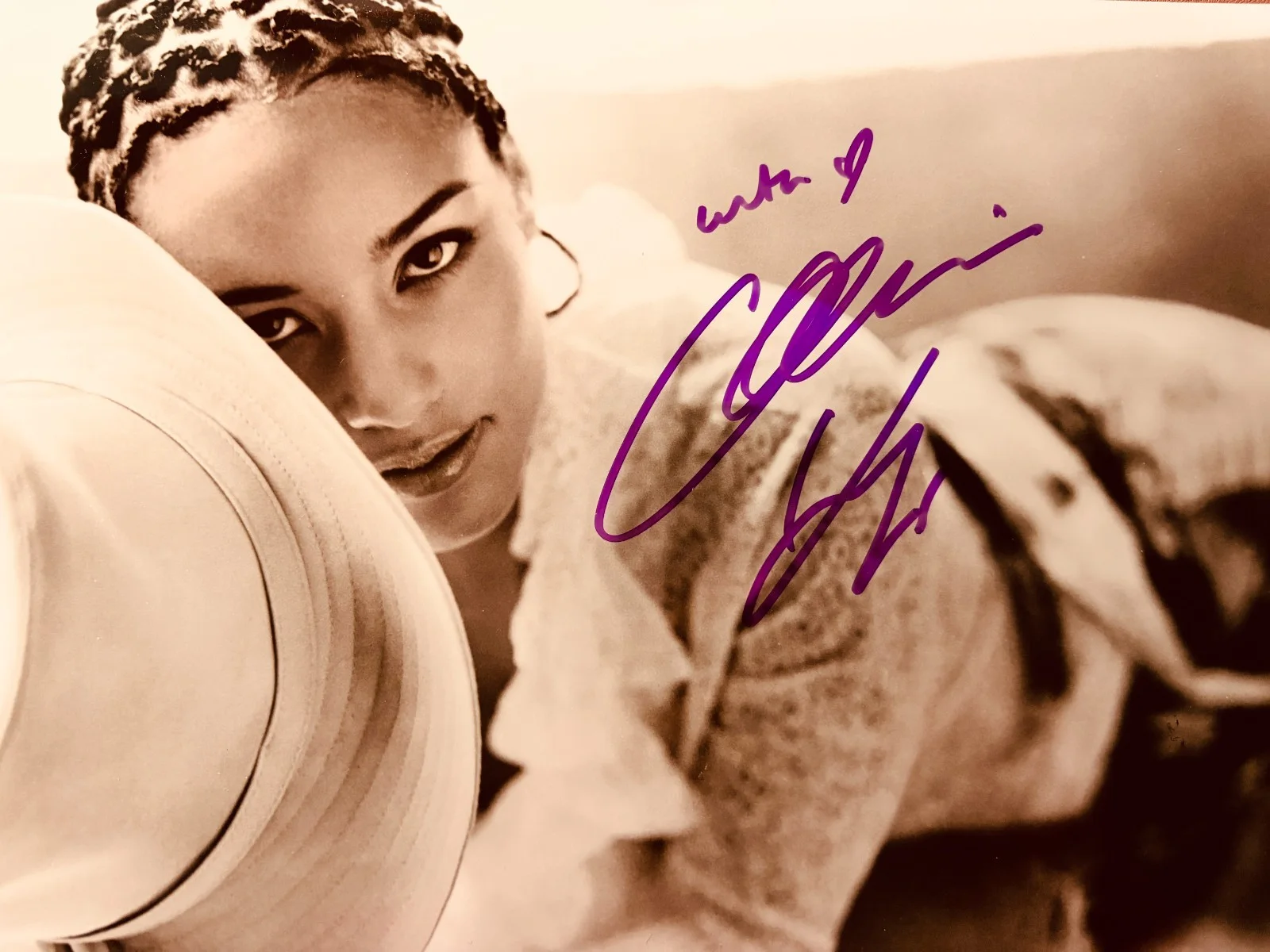 ALICIA KEYS — Alicia Keys Signed•Stunning Autographed 8x10 Photo•Todd Mueller Autographs COA, image 3