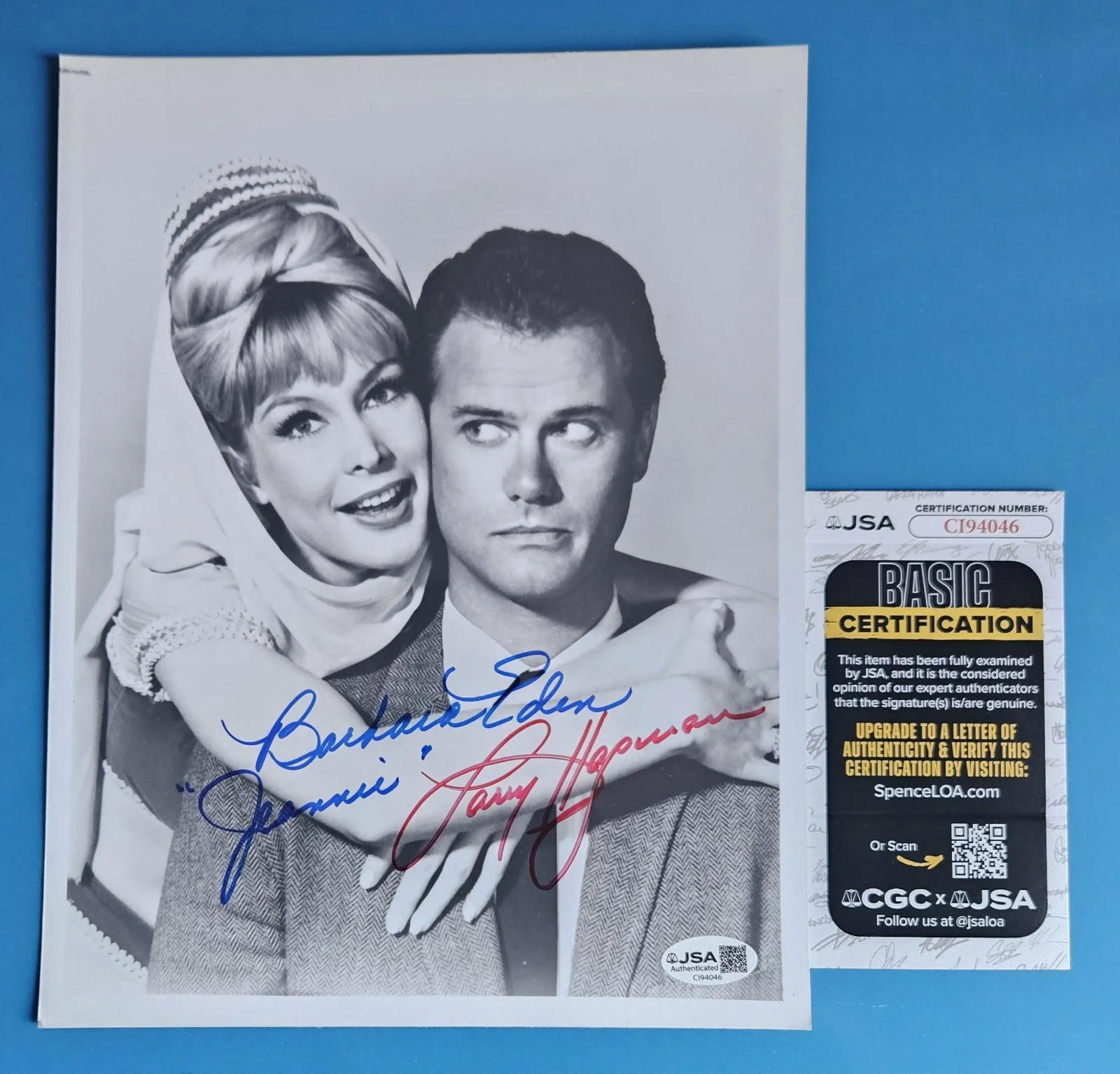 Barbara Eden and Larry Hagman — BARBARA EDEN AND LARRY HAGMAN SIGNED I DREAM OF JEANNIE 8X10 PHOTO WITH JSA COA