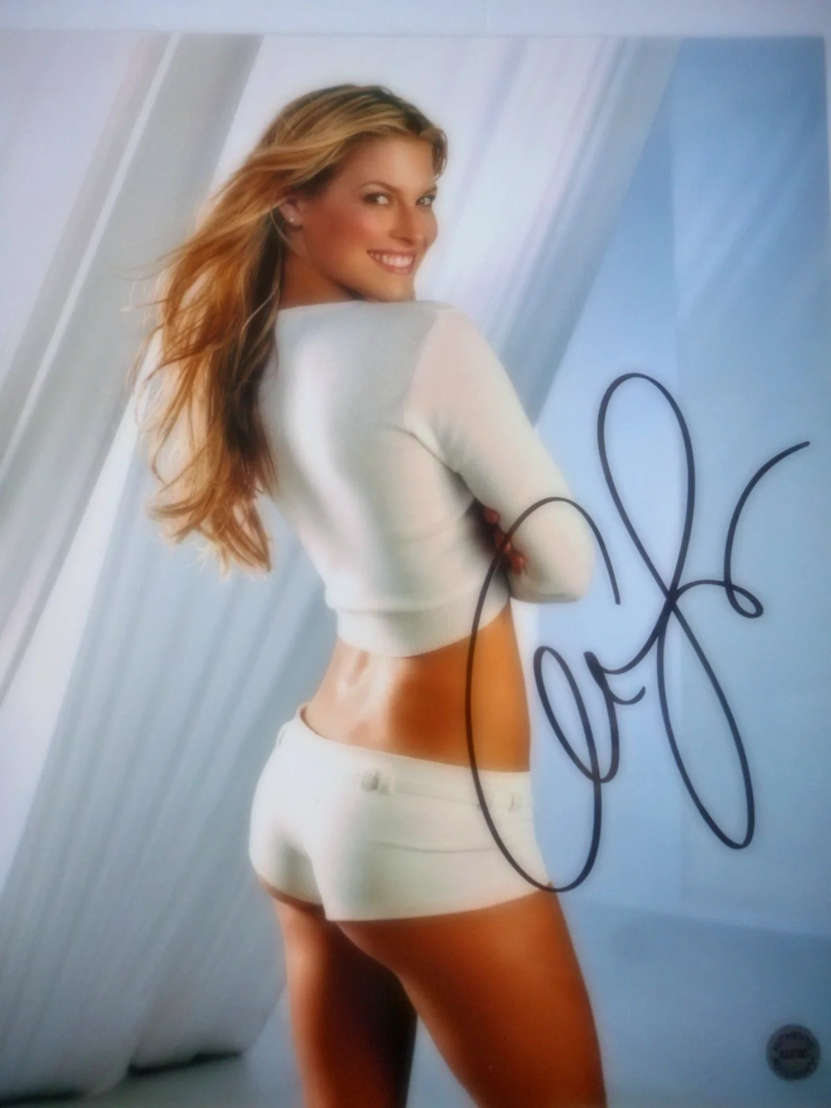 Ali Larter — Ali Larter Signed Autographed Red Hot Sexy 8x10 Photo with COA/Matching Hologram, изображение 3