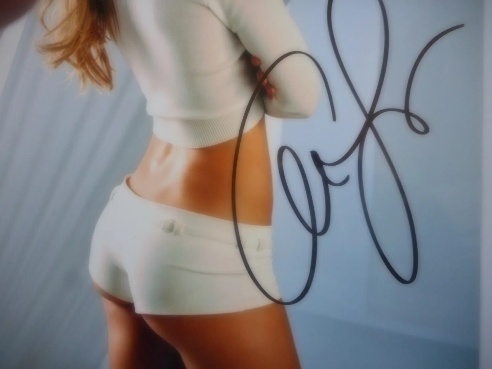 Ali Larter — Ali Larter Signed Autographed Red Hot Sexy 8x10 Photo with COA/Matching Hologram, изображение 4
