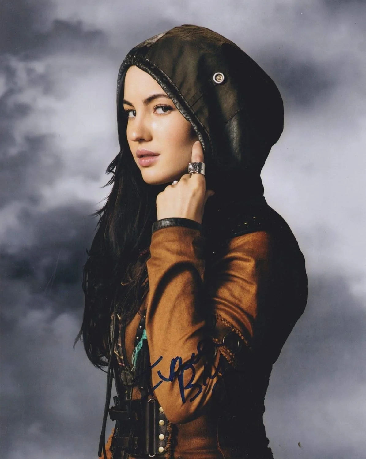 Ivana Baquero — Ivana Baquero Signed Autographed "The Shannara Chronicles" Glossy 8x10 Photo
