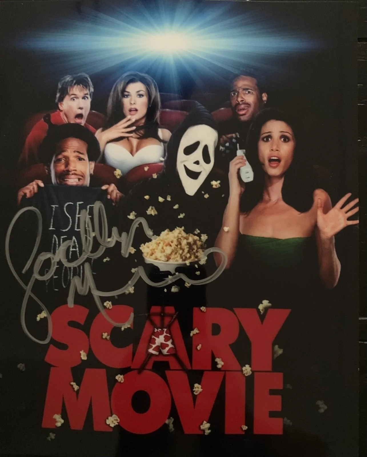 Lochlyn Munro — Lochlyn Munro SIGNED 8x10 Scary Movie Greg