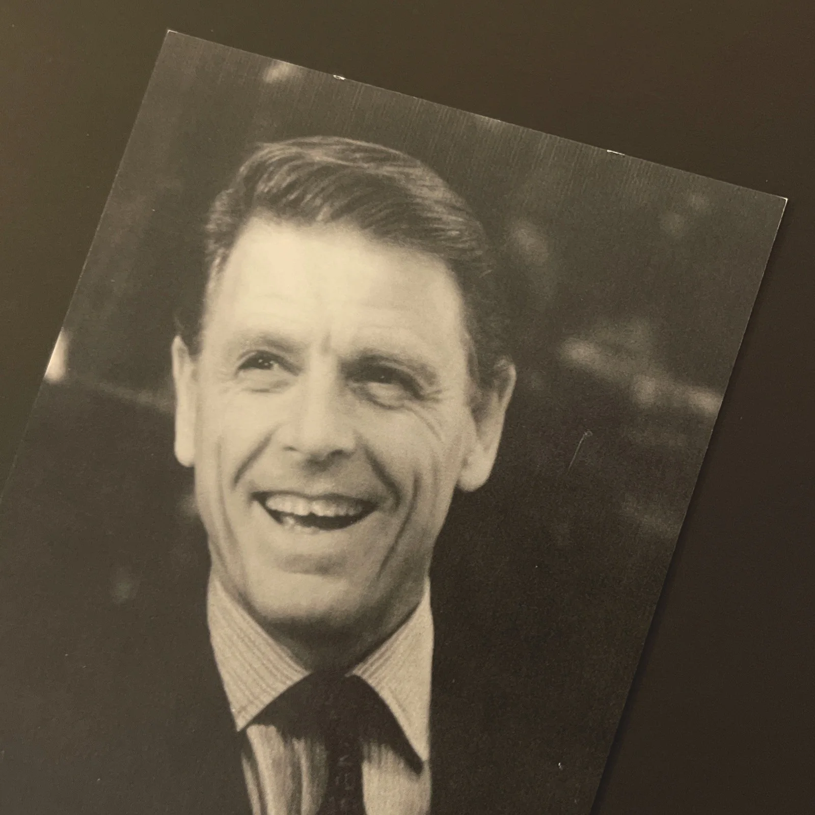 EDWARD FOX of Gandhi, Robin Hood: Hand Signed Celebrity Photo 3.5 x 5” /KSK, изображение 3