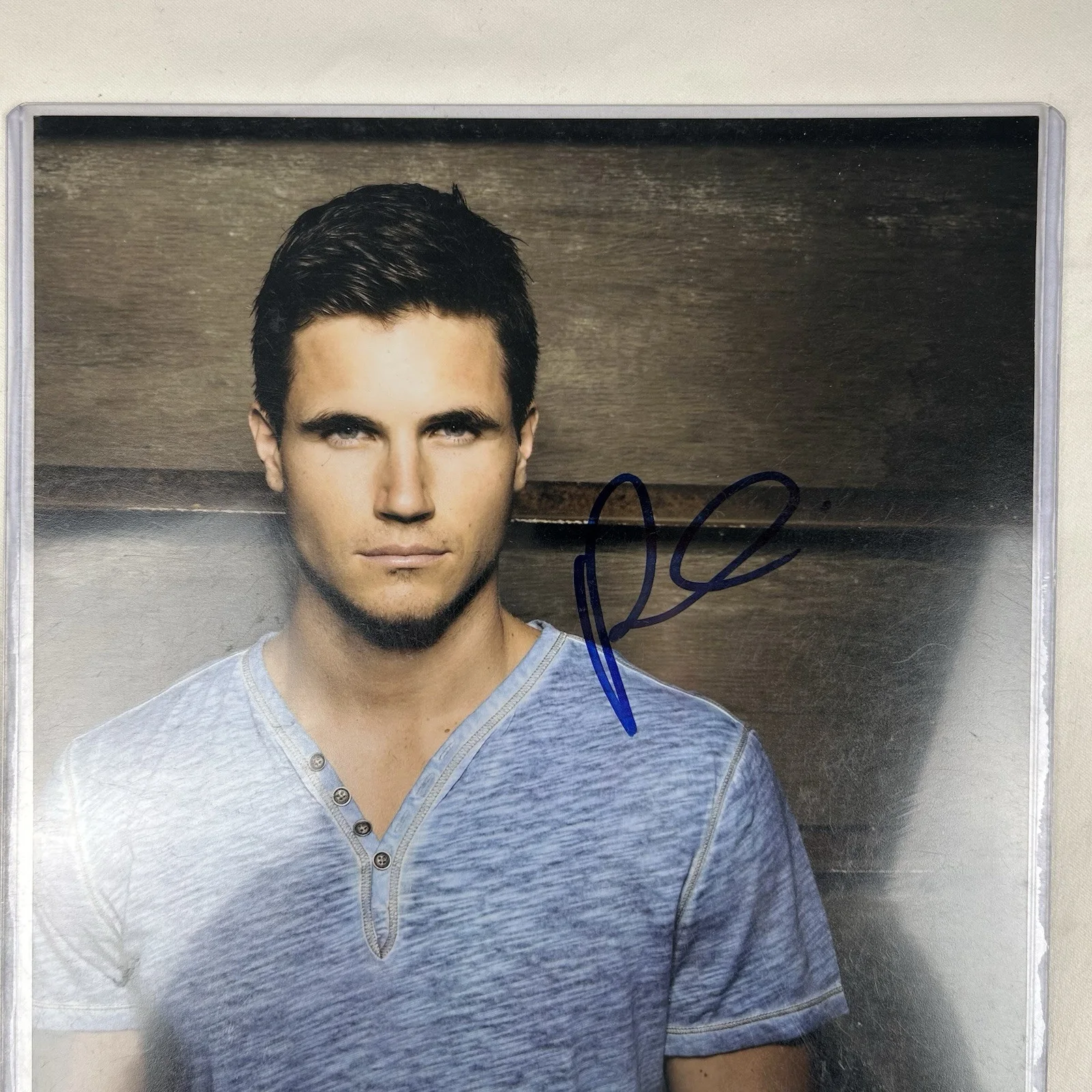 Robbie Amell — Robbie Amell The Flash - Resident Evil - Upload Autographed 8x10 Photo PSA/DNA, изображение 2