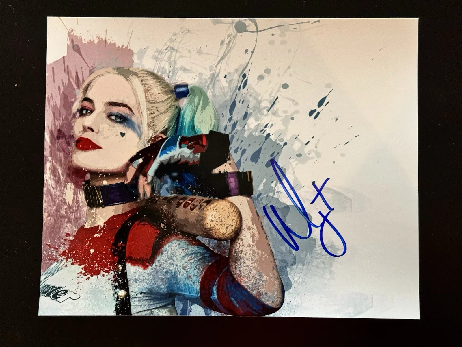 Margot Robbie — Margot Robbie Signed 8×10 Photo – Harley Quinn / Suicide Squad – No COA