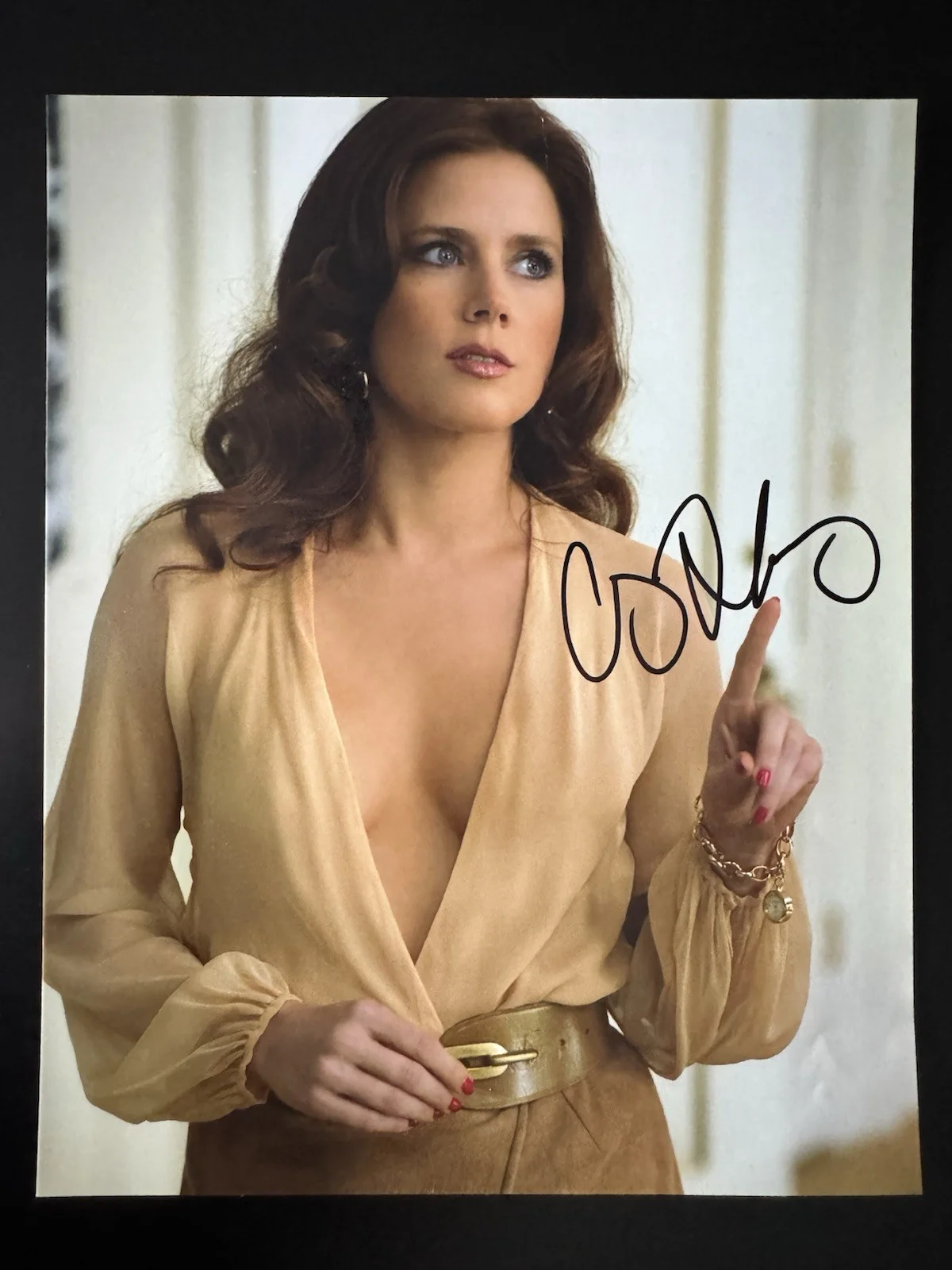 Amy Adams — Amy Adams Signed 8x10 Photo – Authentic Autograph, American Hustle Scene