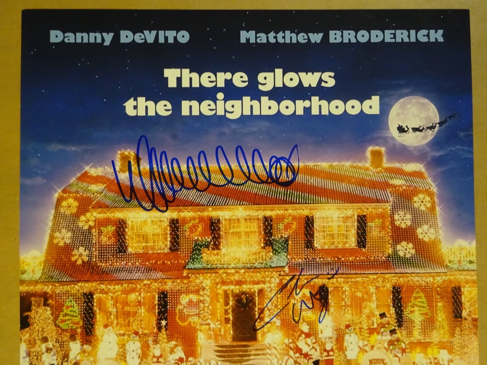 Danny DeVito, Matthew Broderick, Kristin Chenoweth — Deck The Halls 11"x17" Photo Signed By 4 Devito Broderick + Beckett COA LOA, изображение 4