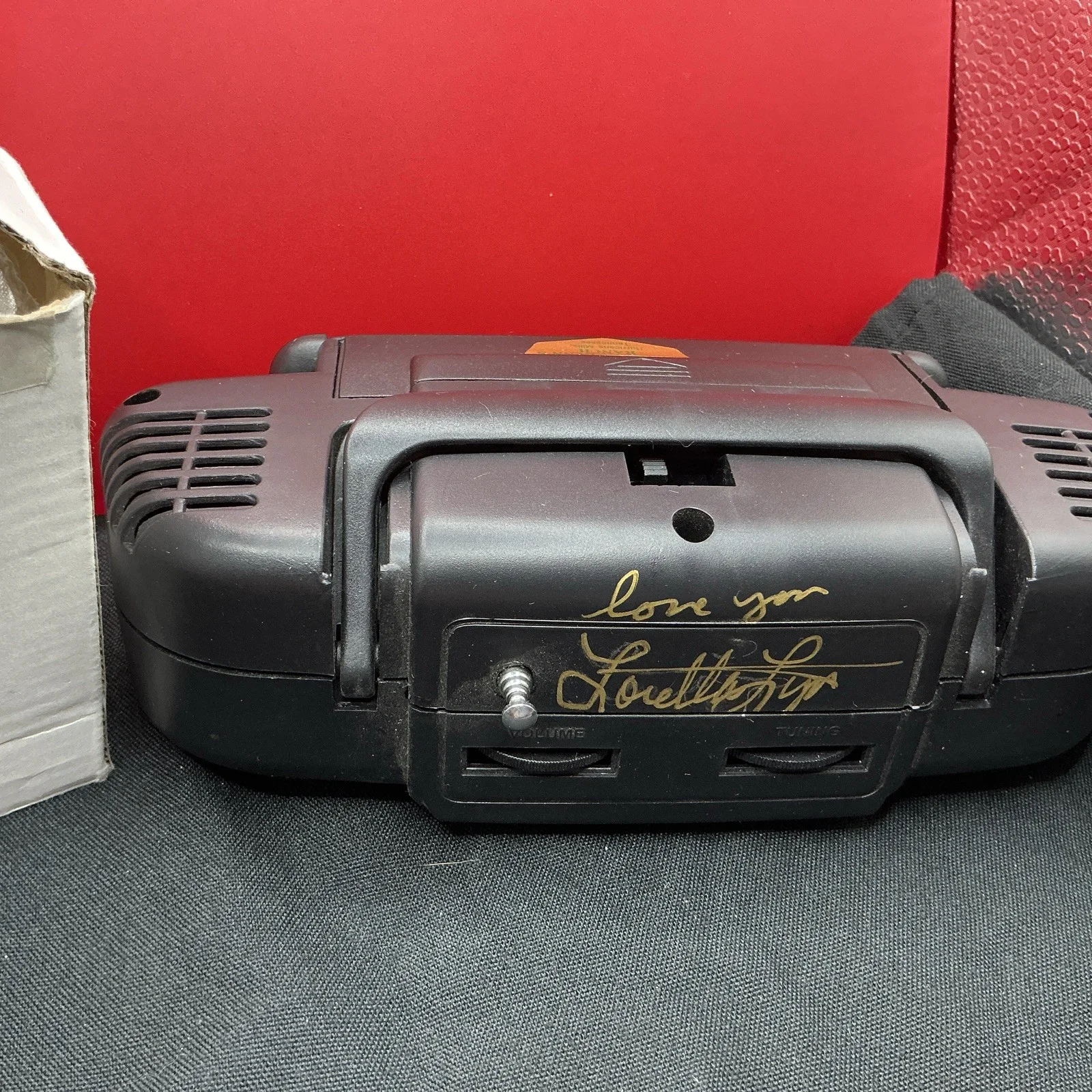 Loretta Lynn Am/Fm Radio AUTOGRAPHED BOUGHT ON RANCH FROM ROSIE HAMILTON, изображение 3