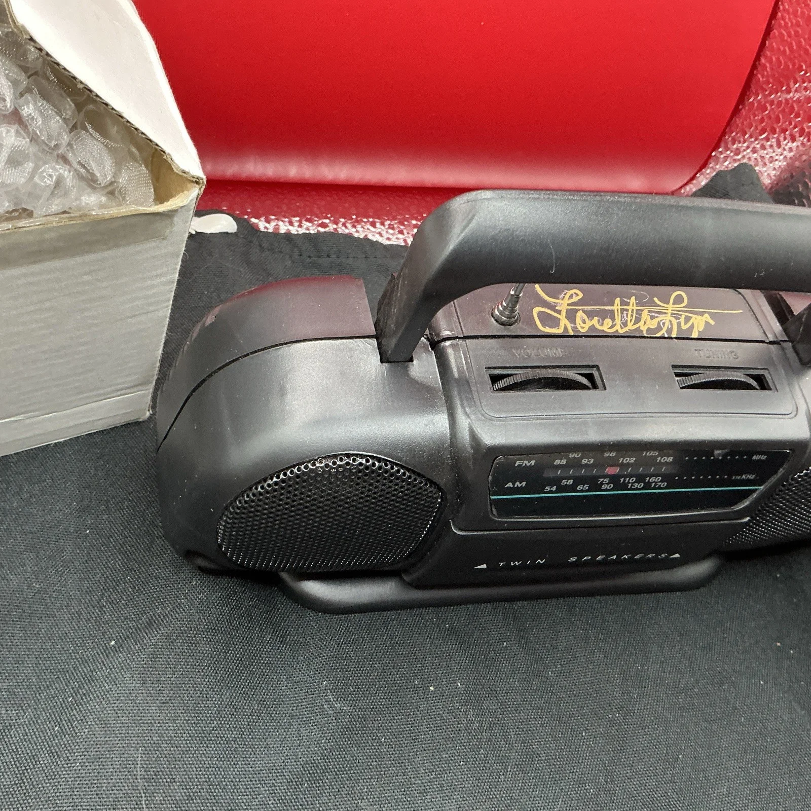 Loretta Lynn Am/Fm Radio AUTOGRAPHED BOUGHT ON RANCH FROM ROSIE HAMILTON, изображение 4