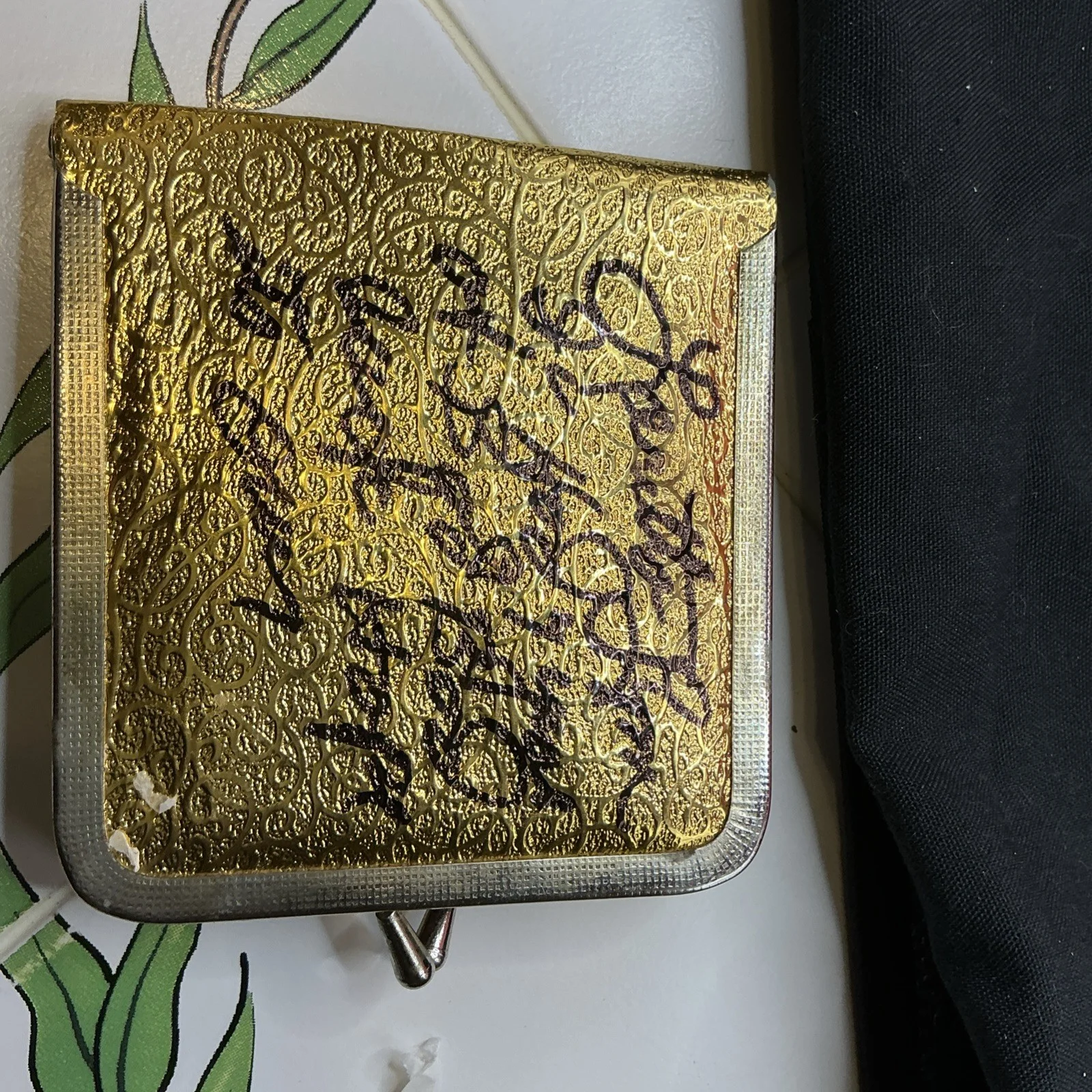 QUEEN OF COUNTRY MUSIC LORETTA LYNN’S MAKE UP CASE PERSONAL NOTE SIGNED, image 3