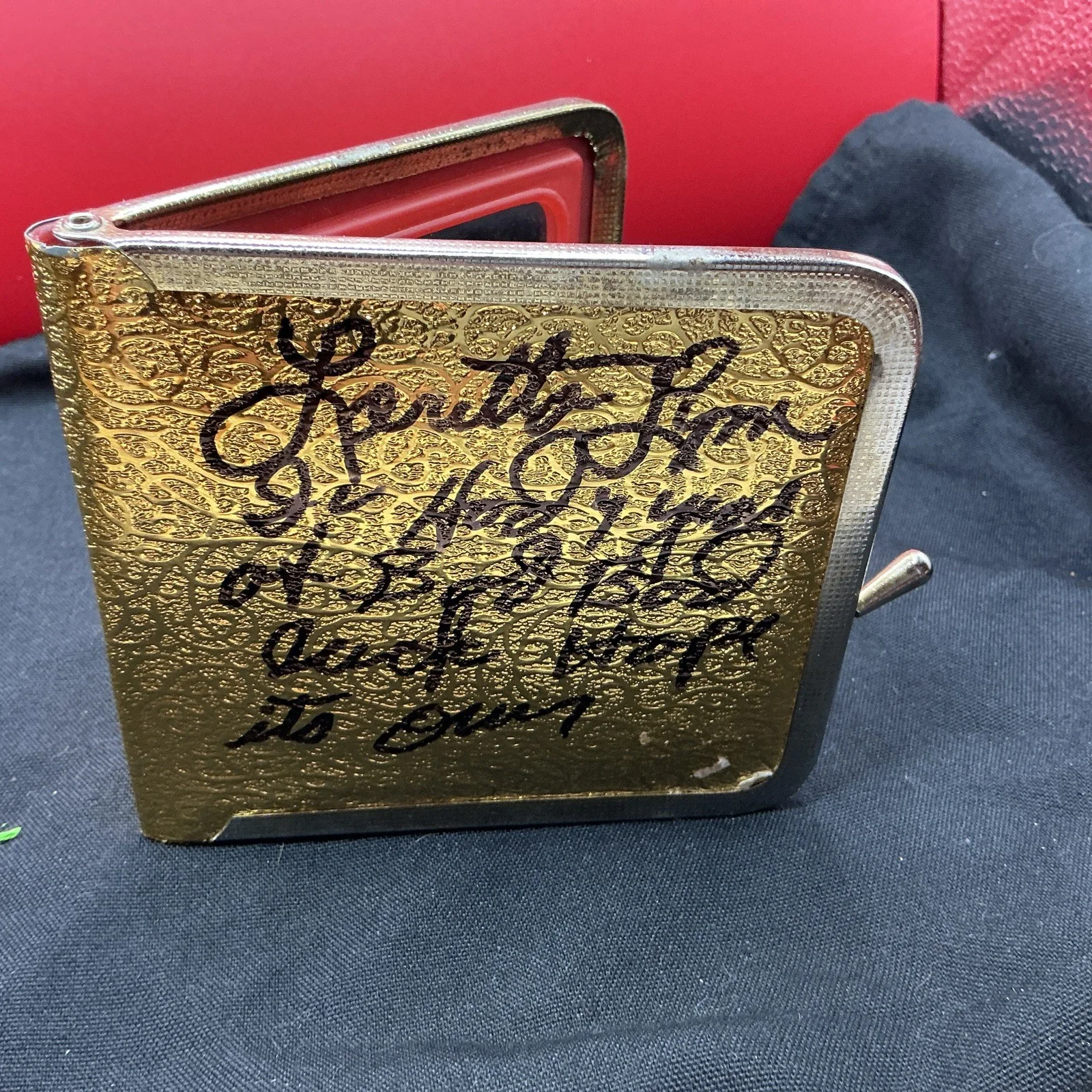 QUEEN OF COUNTRY MUSIC LORETTA LYNN’S MAKE UP CASE PERSONAL NOTE SIGNED, image 5
