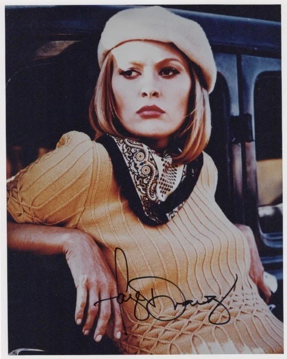 FAYE DUNAWAY — FAYE DUNAWAY SIGNED 8 X 10 COLOR PHOTO FROM THE 1967 FILM BONNIE AND CLYDE