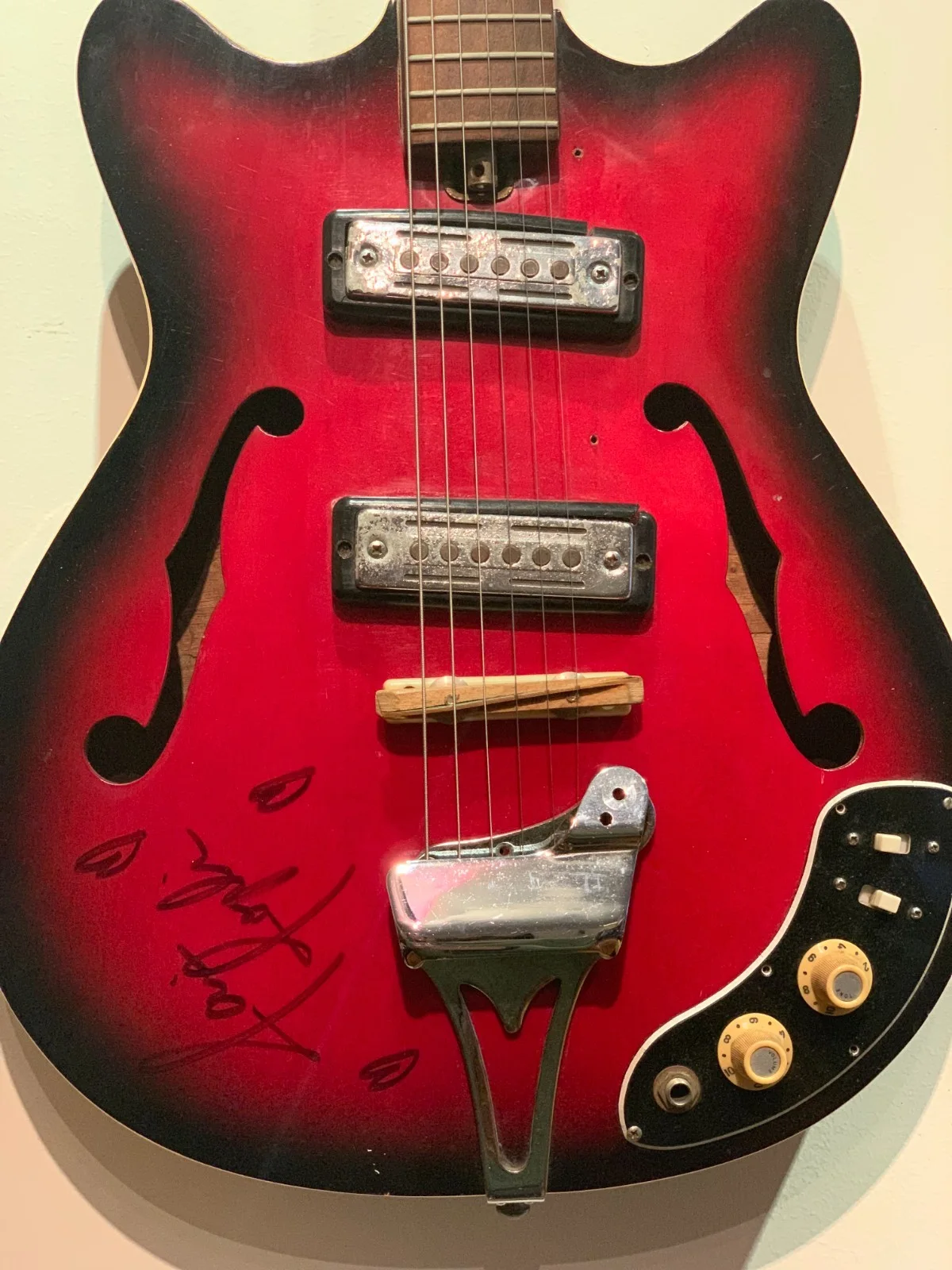 Janis Joplin — RARE JANIS JOPLIN Signed Autographed Electric Guitar, image 2