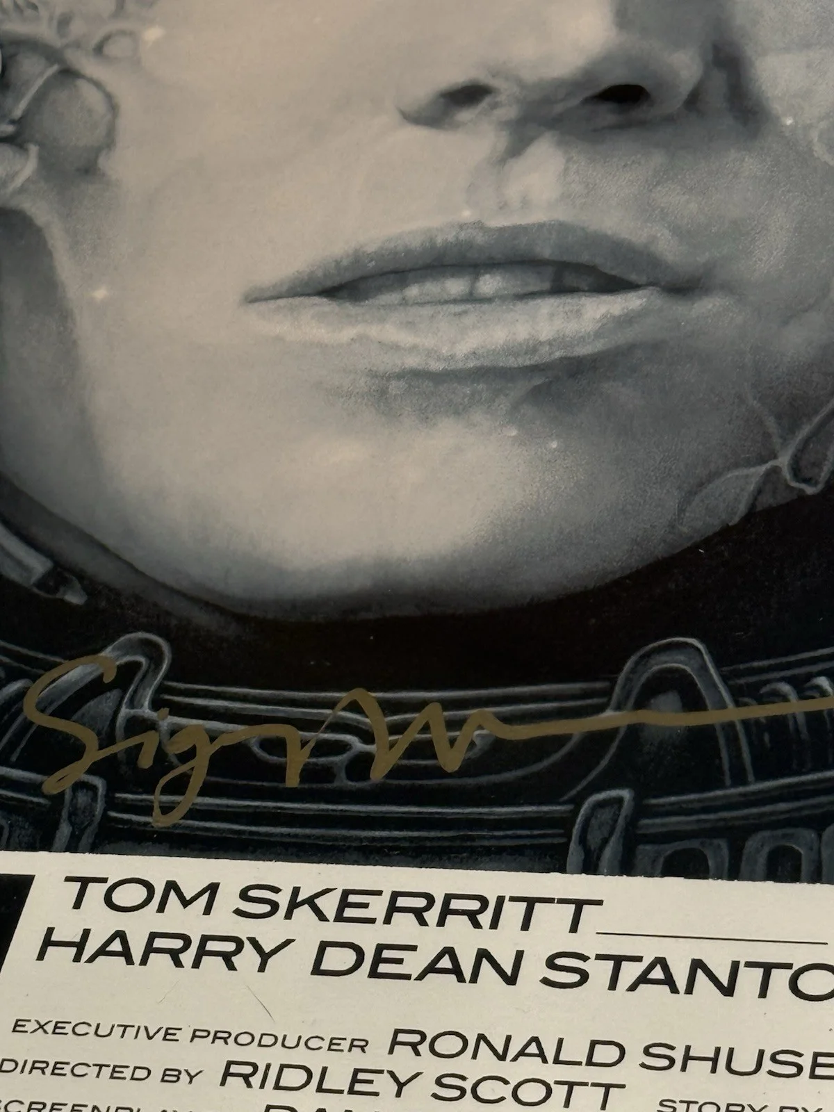 Sigourney Weaver — SIGOURNEY WEAVER SIGNED ALIEN Print Poster Numbered 104/200, image 2