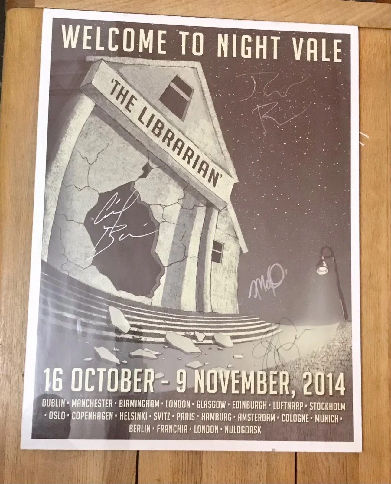Welcome to Night Vale "The Librarian" European Tour Poster Signed 2014 RARE, изображение 2