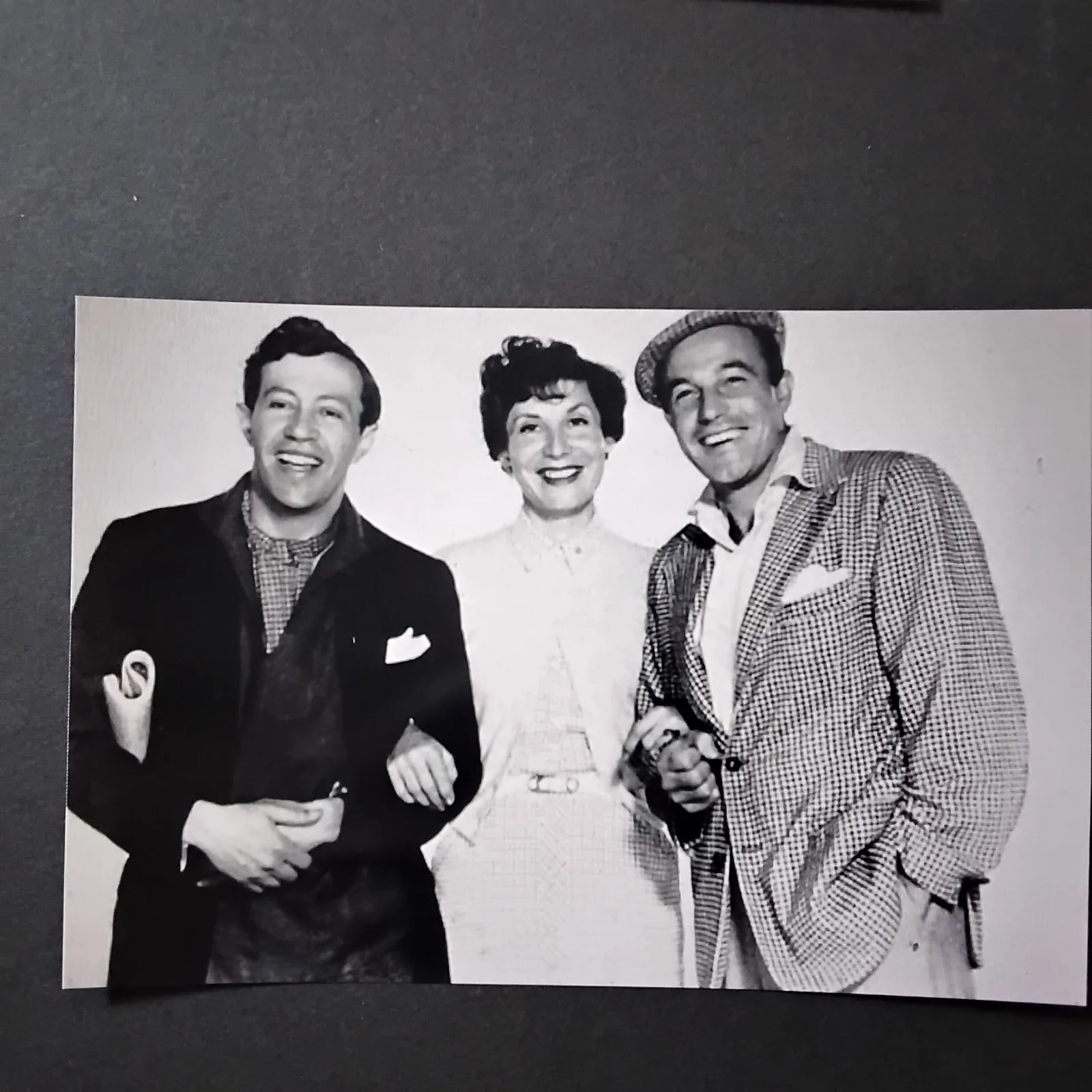 Betty Comden Signed Card Photo 50s Songwriter Movies Our Town Singin in The Rain, изображение 5