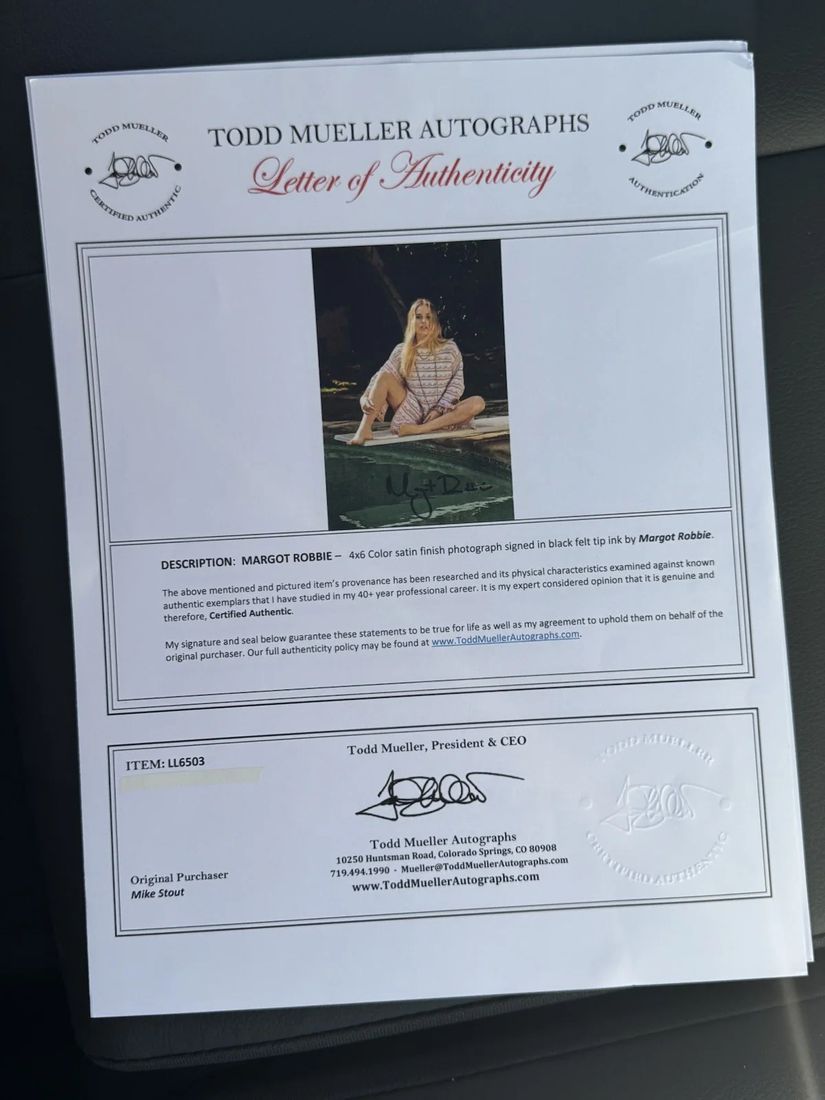 Margot Robbie — MARGOT ROBBIE Signed Autographed SEXY BAREFOOT 4x6 Photo..Mueller COA dual COAs, изображение 3