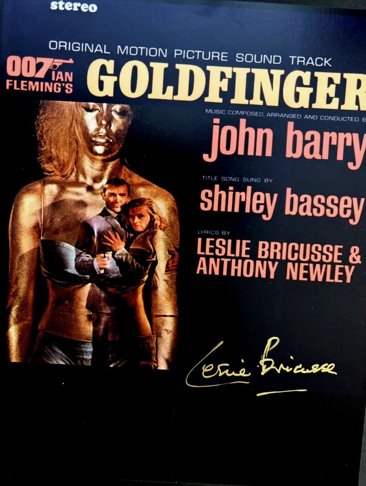LESLIE BRICUSSE — LESLIE BRICUSSE SIGNED PHOTO "GOLDFINGER" RARE -DECEASED COMPOSER LYRICIST COA, изображение 3