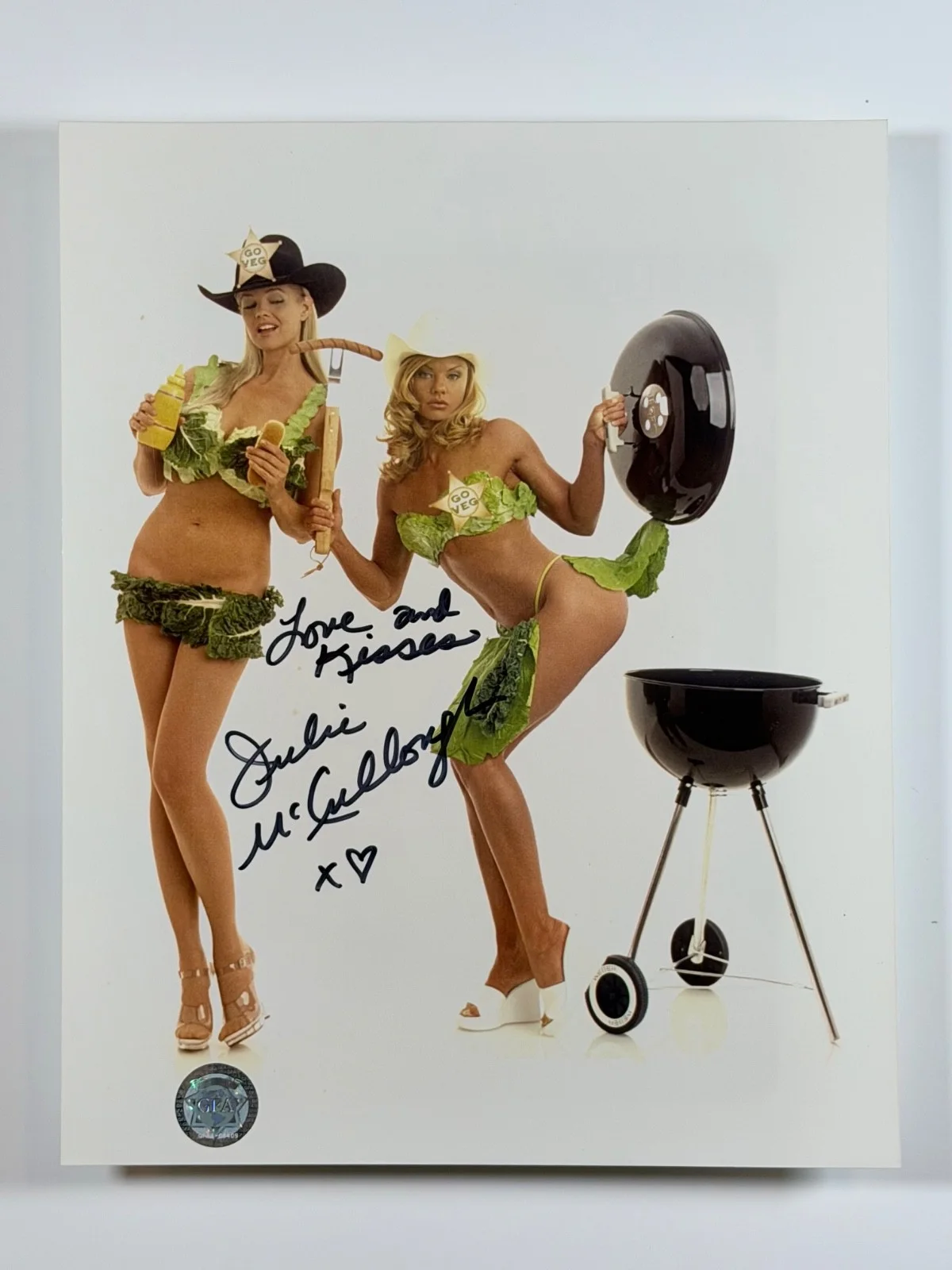 Julie McCullough — Julie McCullough Signed 8x10 Photo – Autographed w/ COA Inscribed