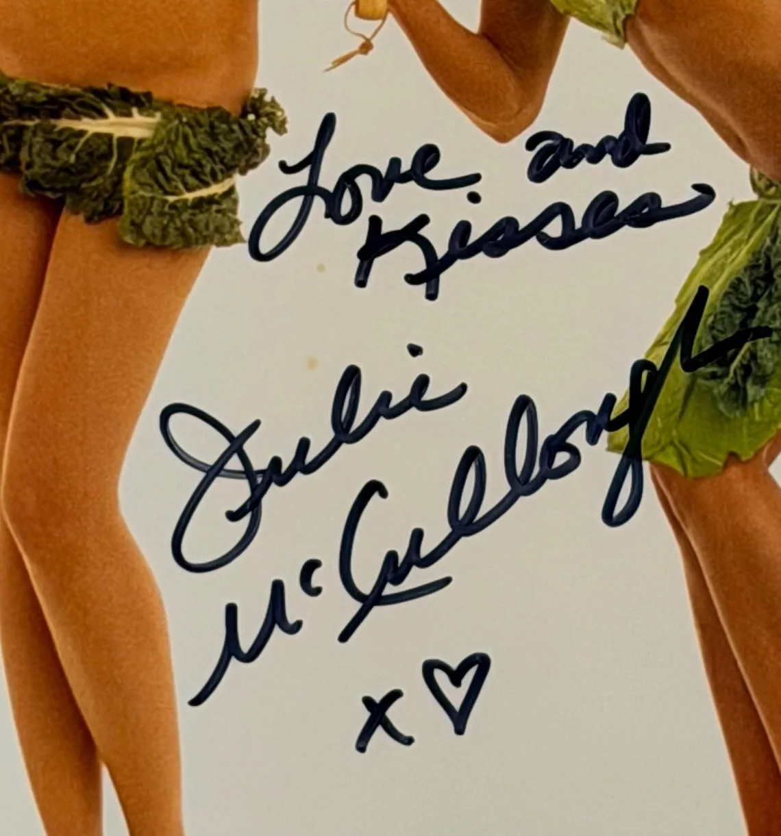 Julie McCullough — Julie McCullough Signed 8x10 Photo – Autographed w/ COA Inscribed, изображение 2
