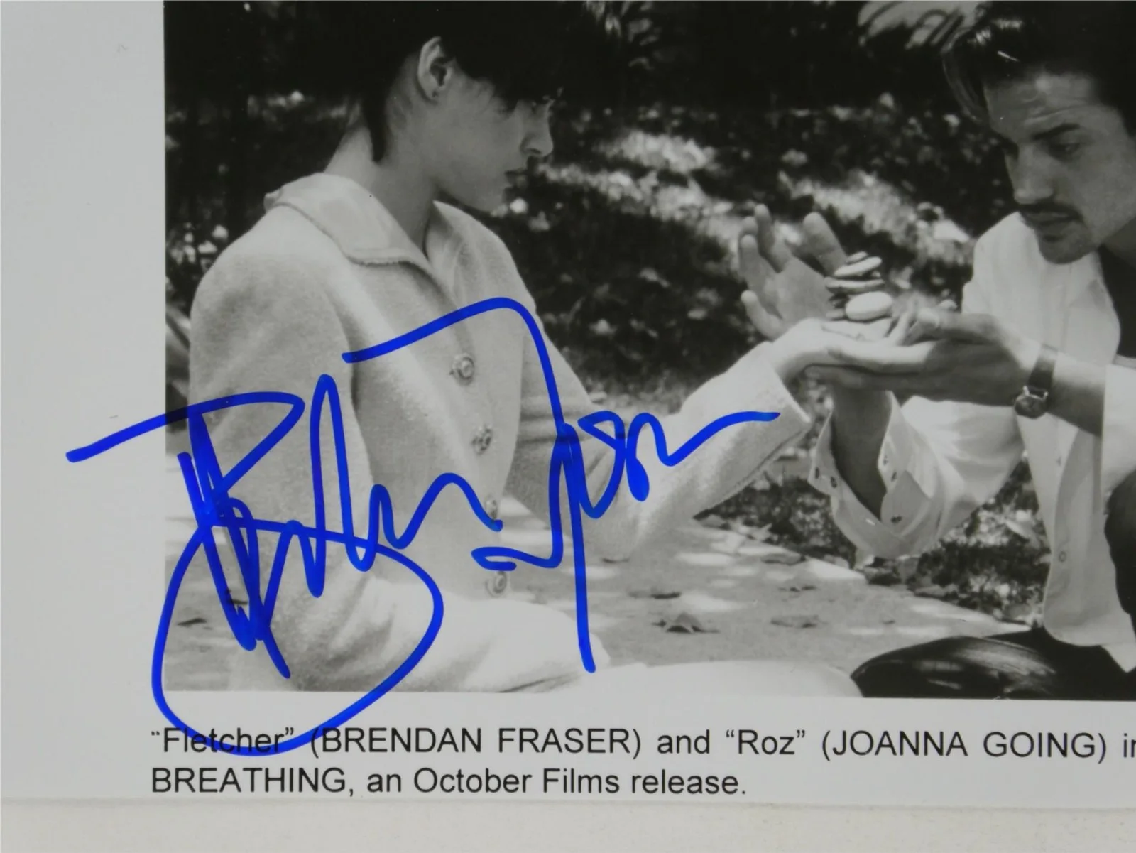 Brendan Fraser — Brendan Fraser Signed 4.5x8 B&W Photo Still Breathing Autographed JSA COA, изображение 3
