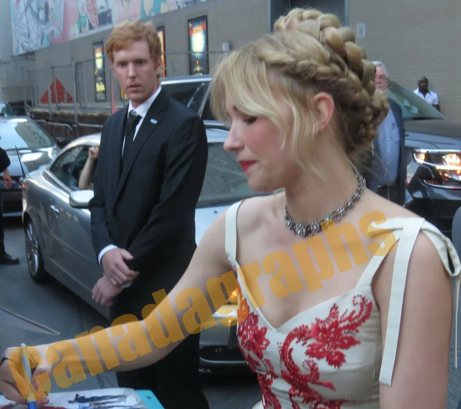 Haley Bennett — Haley Bennett signed The Magnificent Seven 8x10 Emma Cullen photo, изображение 2