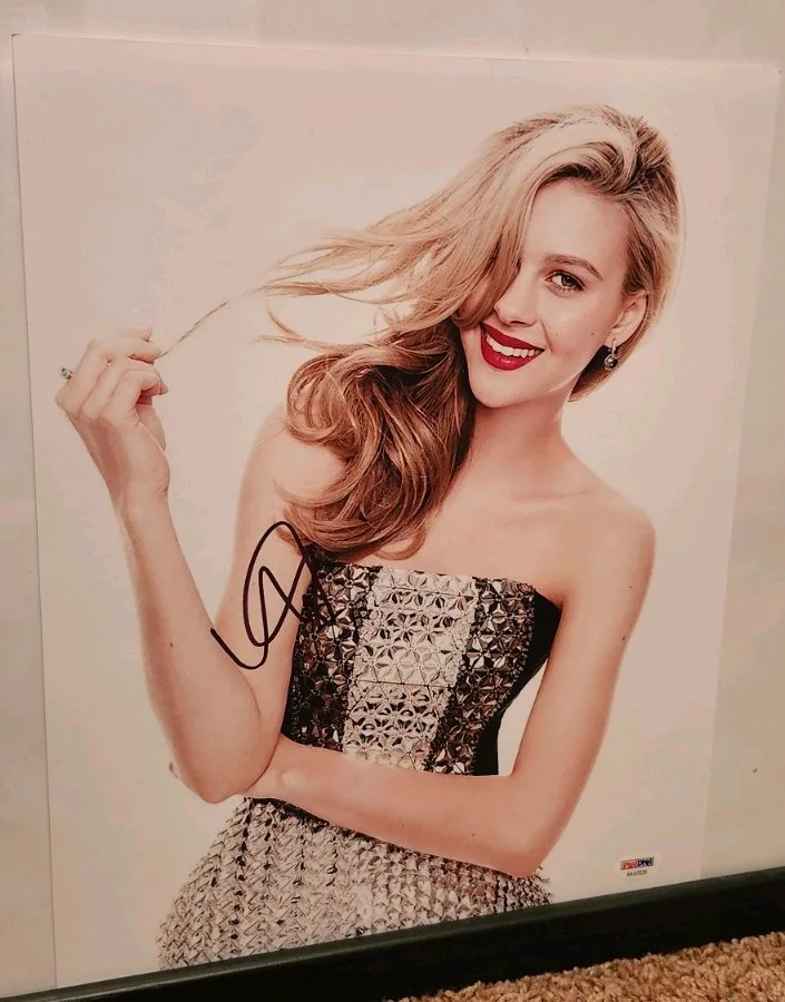 Nicola Peltz — Nicola Peltz Sexy signed autographed 11x14 photo. PSA Cert