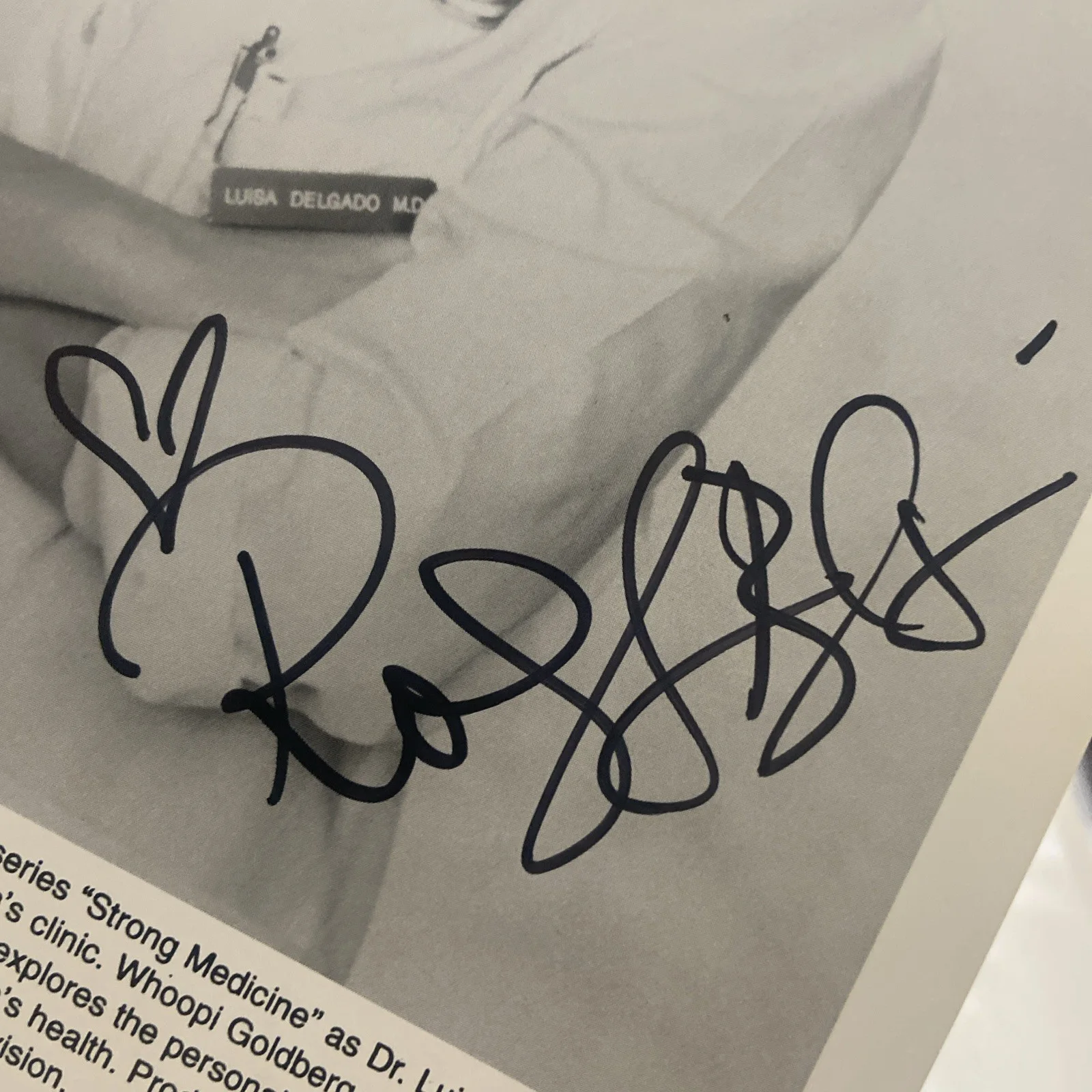 Rosa Blasi Signed Photo - Strong Medicine 8x10 b&w promo picture, изображение 2