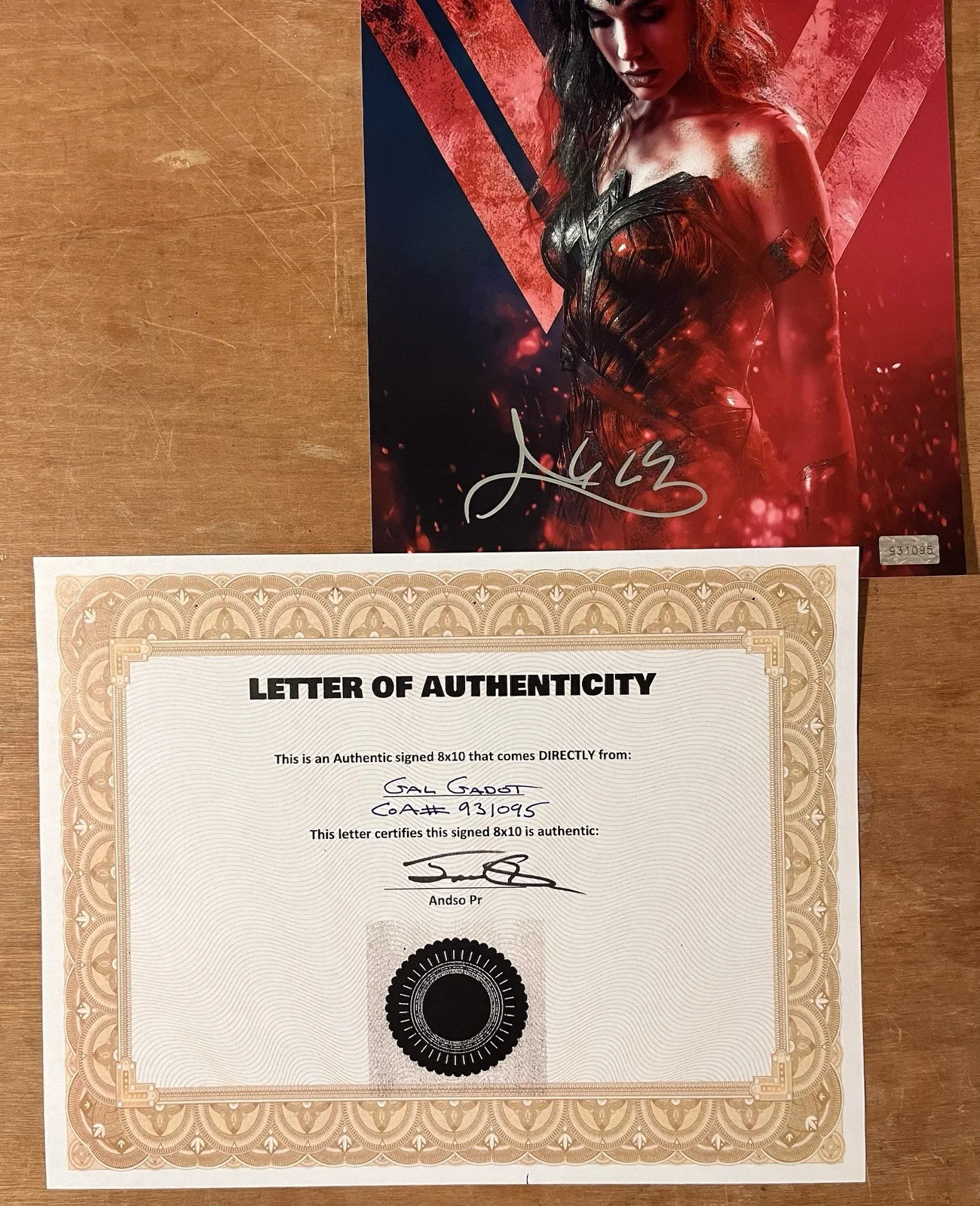 Gal Gadot Signed Autographed 8x10 Wonder Woman DC Justice League Photo With COA, изображение 2