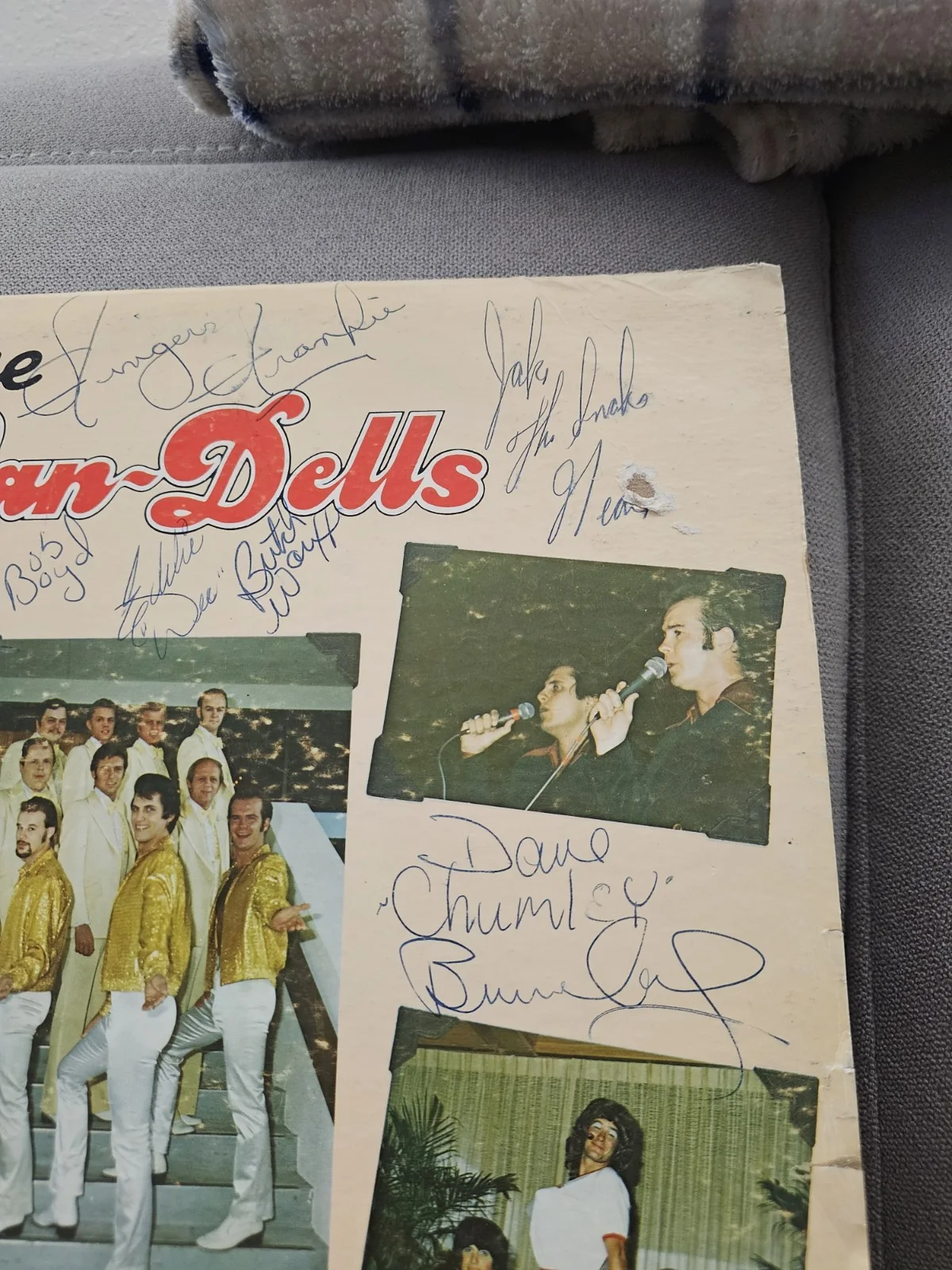 Autographed Vintage LP Record Album Cover of The Band The Van-Dells. Signed, изображение 2
