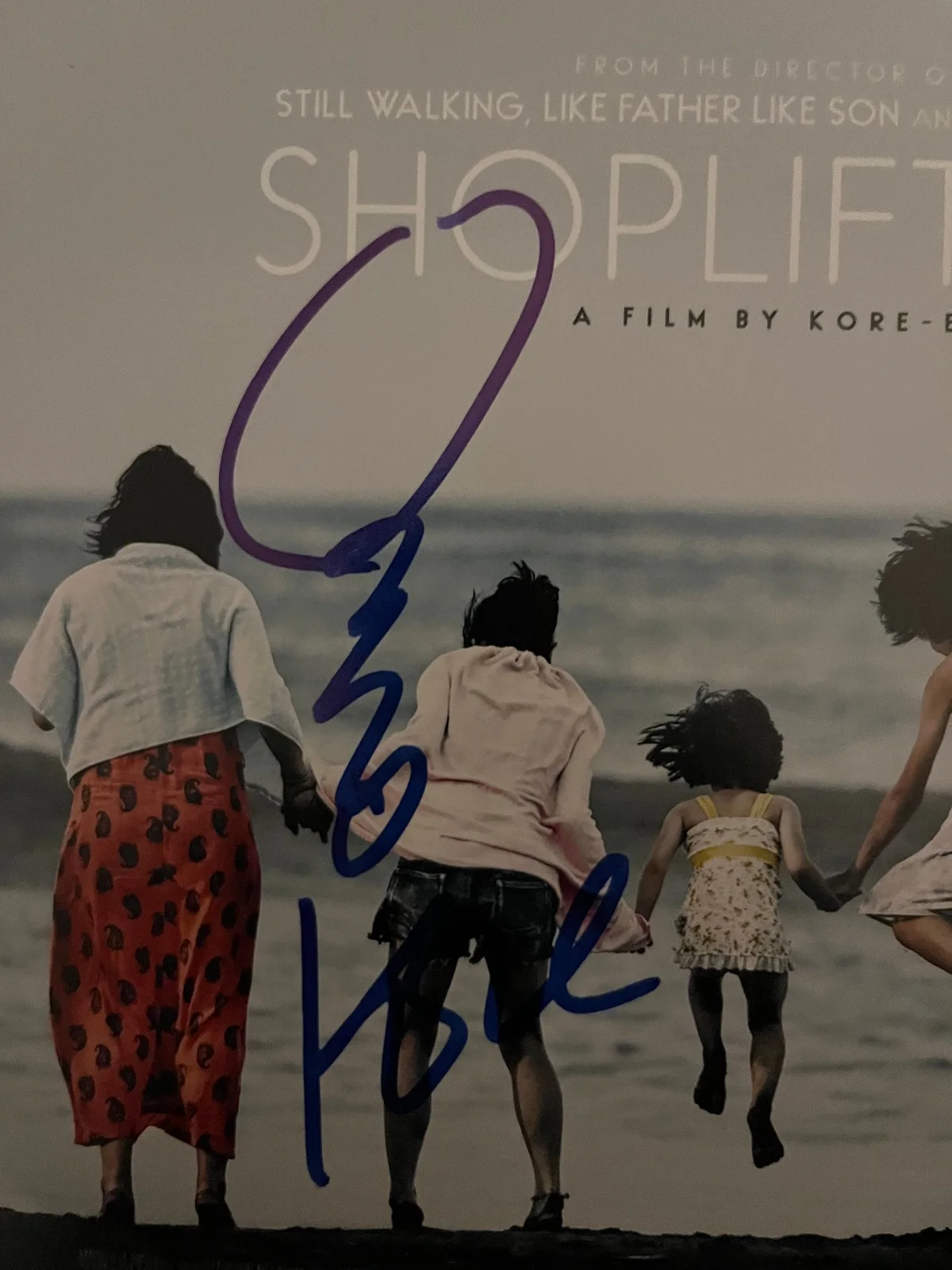 Hirokazu Koreeda — Hirokazu Koreeda SIGNED Shoplifters Cannes Palme D’or Winner 8x12 Photo, изображение 2