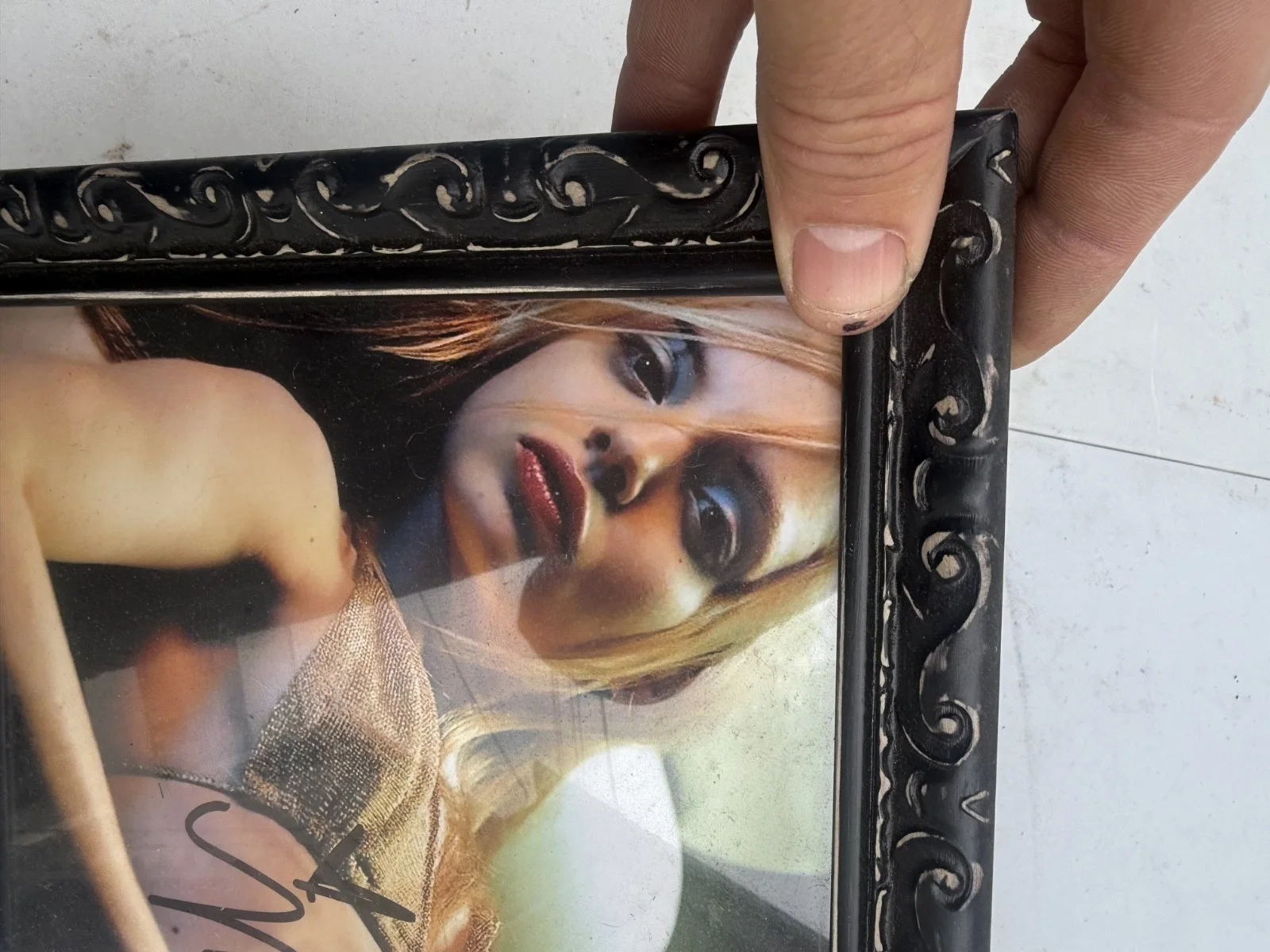signed framed photo of mena Suvari 8x10 RB8-2, изображение 2