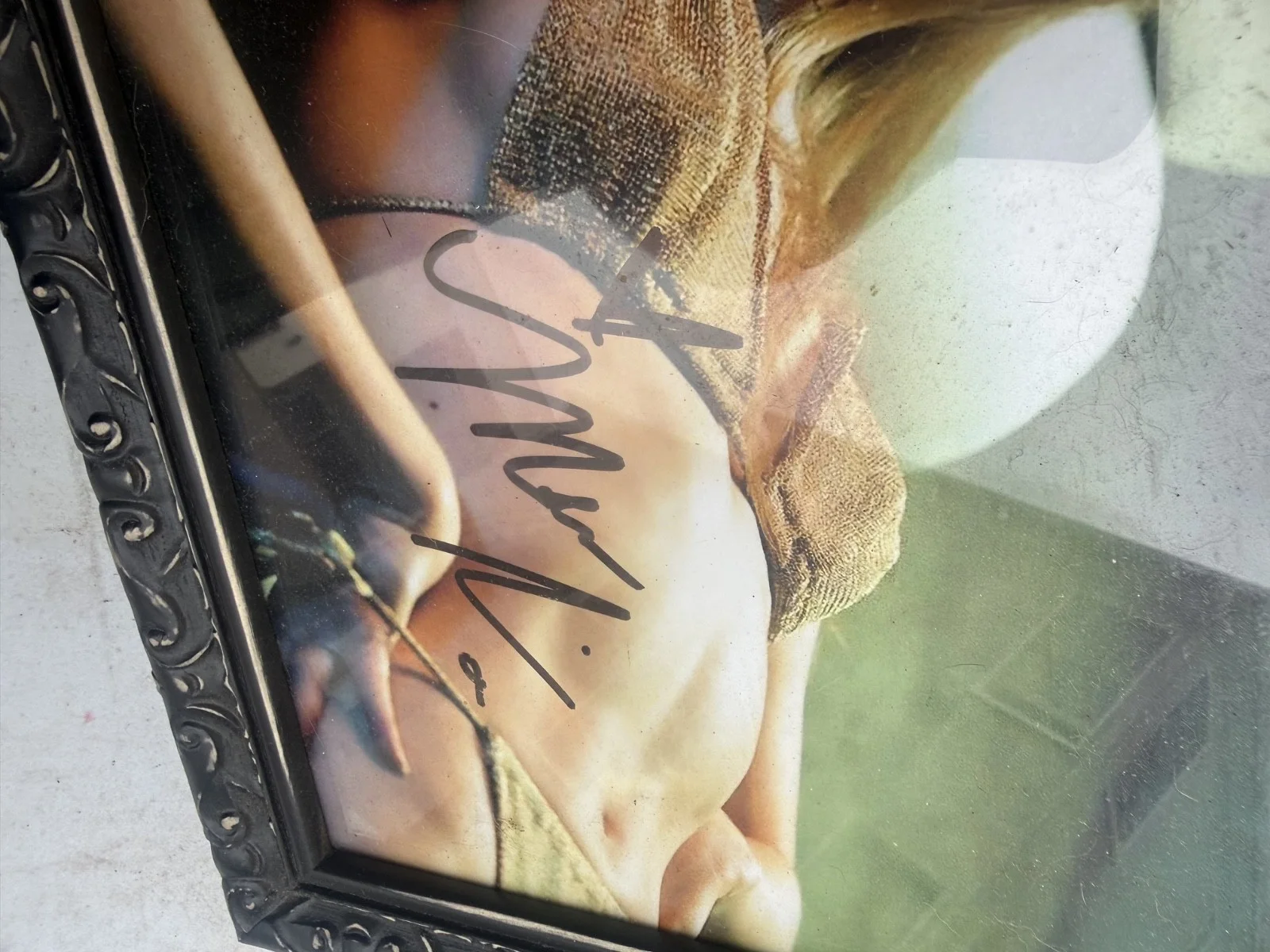 signed framed photo of mena Suvari 8x10 RB8-2, изображение 3