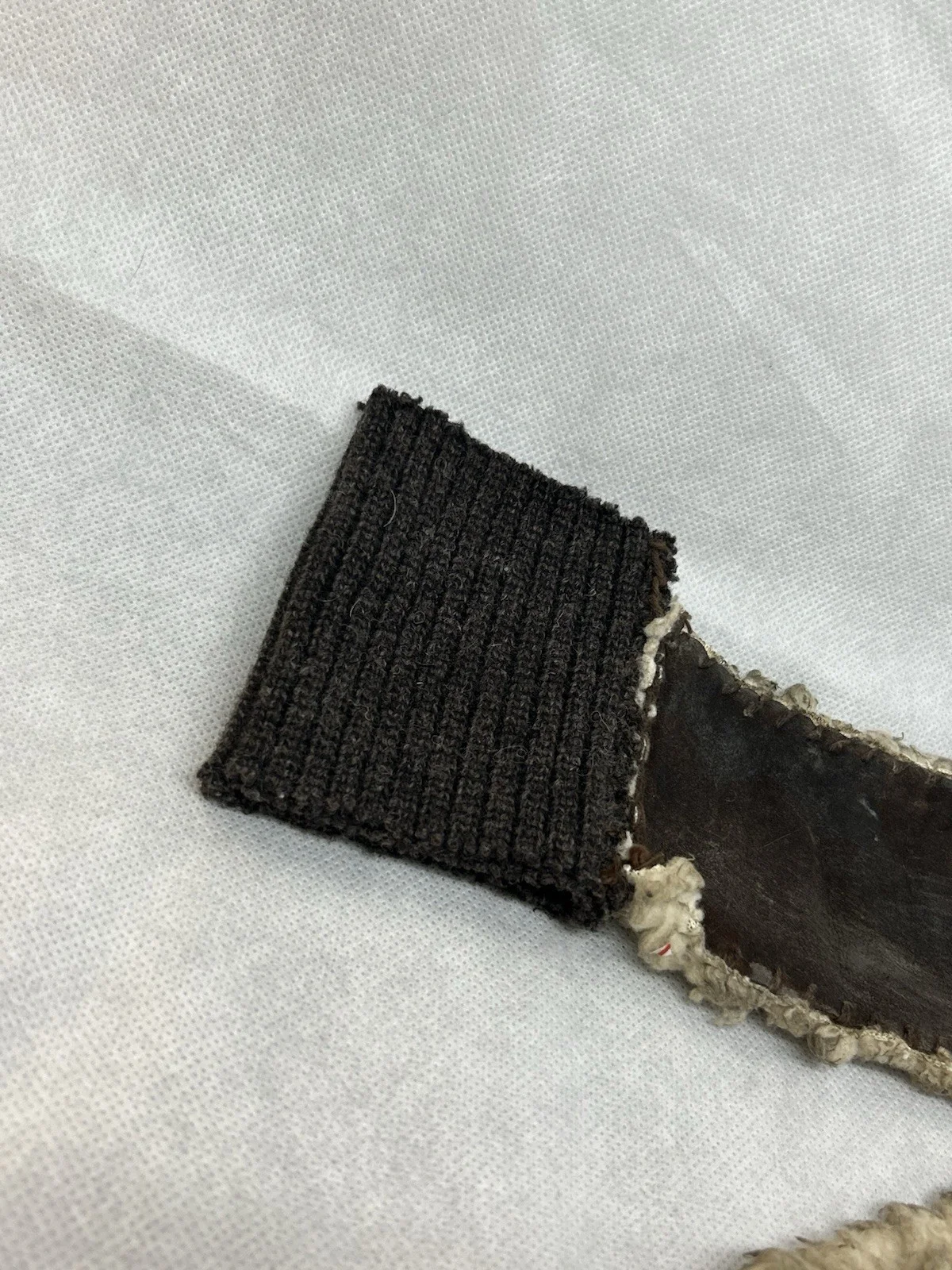 A Boy Called Christmas Wrist Wrap screen Used Movie Prop Film TV COA Rare worn, изображение 2