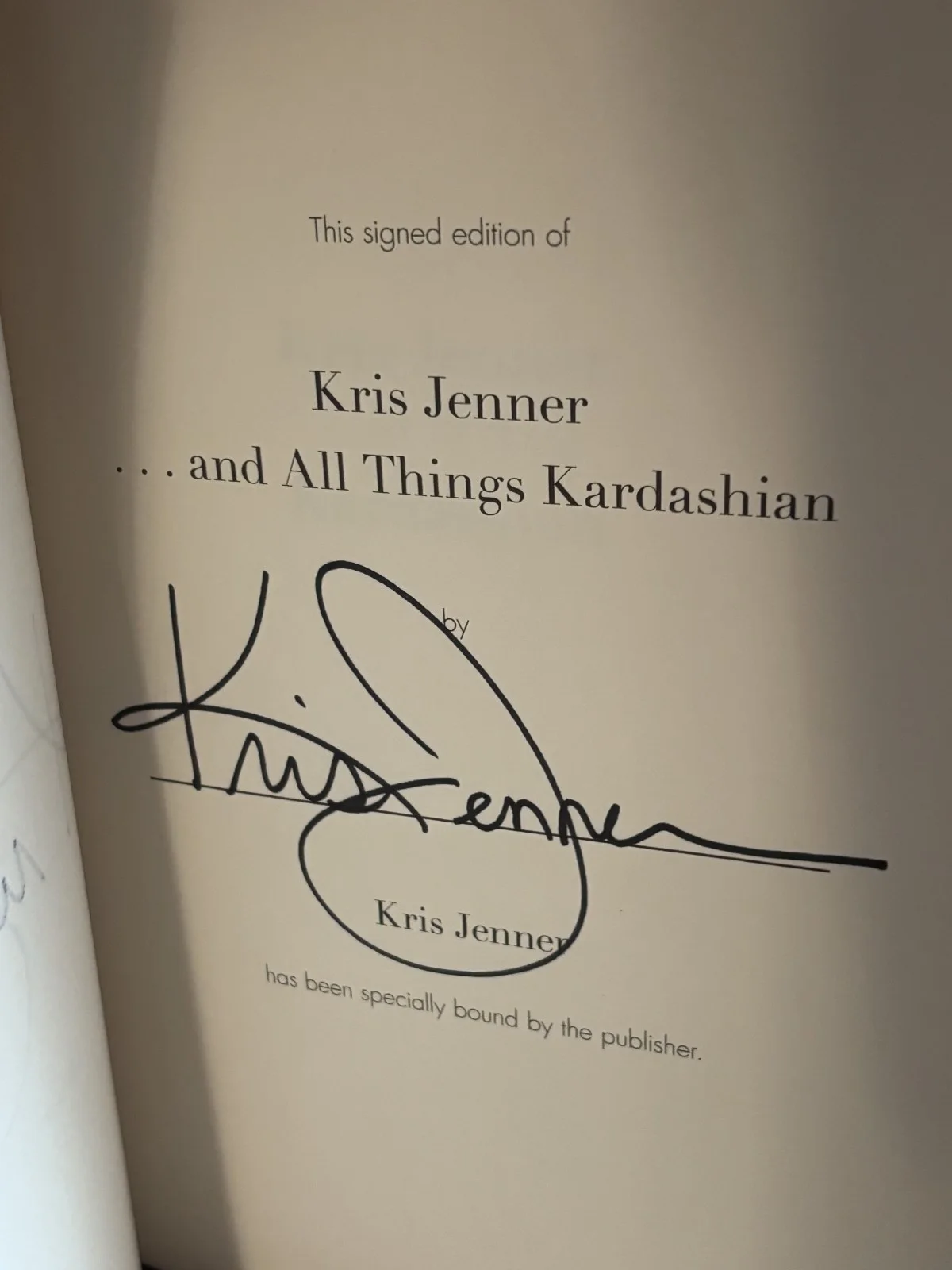 Kris Jenner — Kris Jenner SIGNED Book "ALL THINGS KARDASHIAN" Kardashians TV hollywood, изображение 4