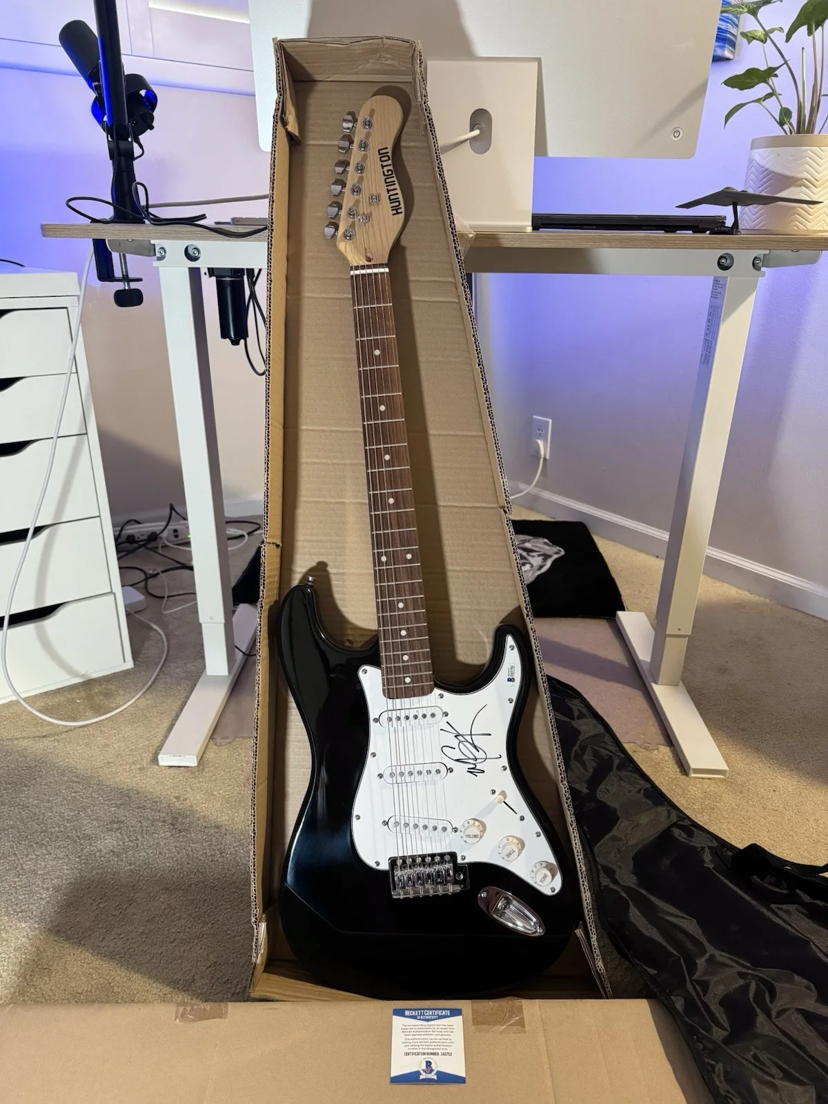 Machine Gun Kelly MGK Autographed Electric Guitar - Beckett Authentication, image 2