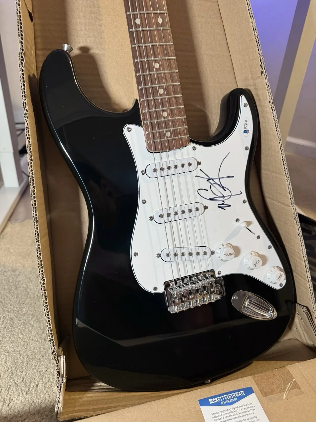 Machine Gun Kelly MGK Autographed Electric Guitar - Beckett Authentication, image 4