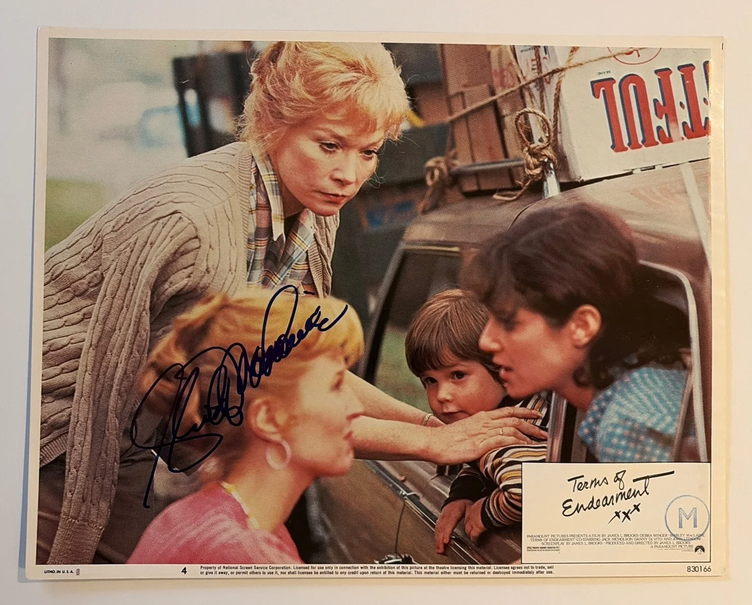 SHIRLEY MACLAINE — SHIRLEY MACLAINE Signed 11x14 Theater Lobby Card TERMS OF ENDEARMENT" JSA