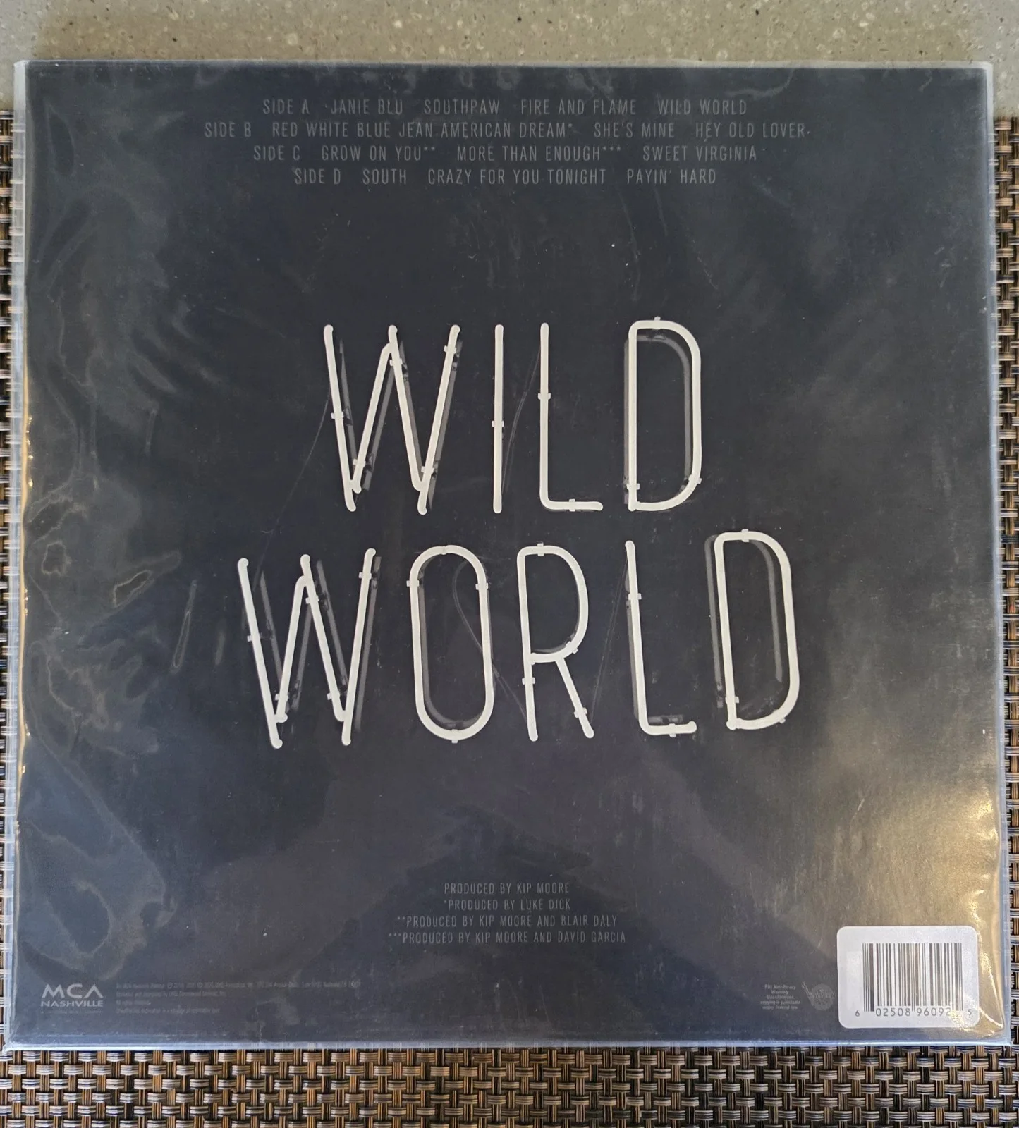Kip Moore Wild World Autographed Original Vinyl Record Music Collectible Signed, image 2